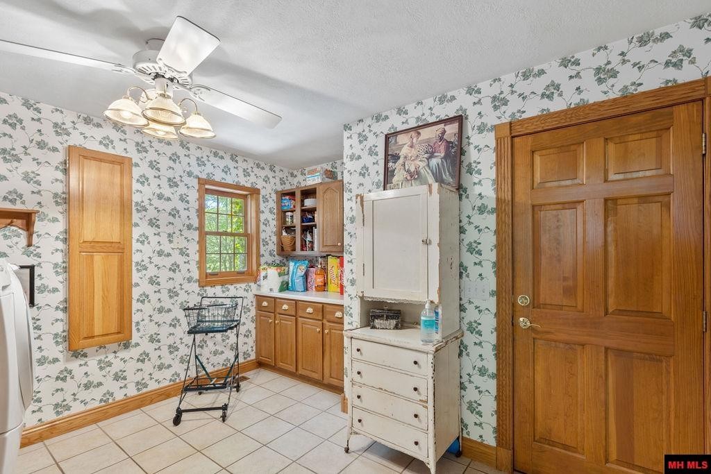 7922 HWY 201 SOUTH, Mountain Home, Arkansas, 72653, United States, 5 Bedrooms Bedrooms, ,6 BathroomsBathrooms,Residential,For Sale,7922 HWY 201 SOUTH,1266257