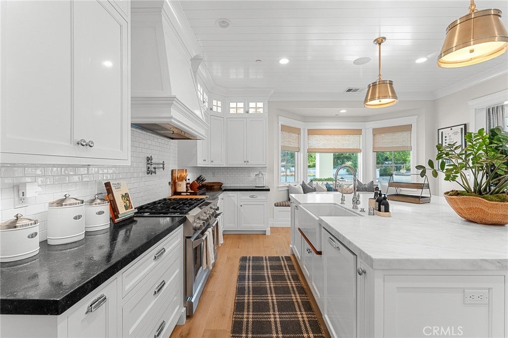 Redlands, California, 92373, United States, 5 Bedrooms Bedrooms, ,6 BathroomsBathrooms,Residential,For Sale,1984155