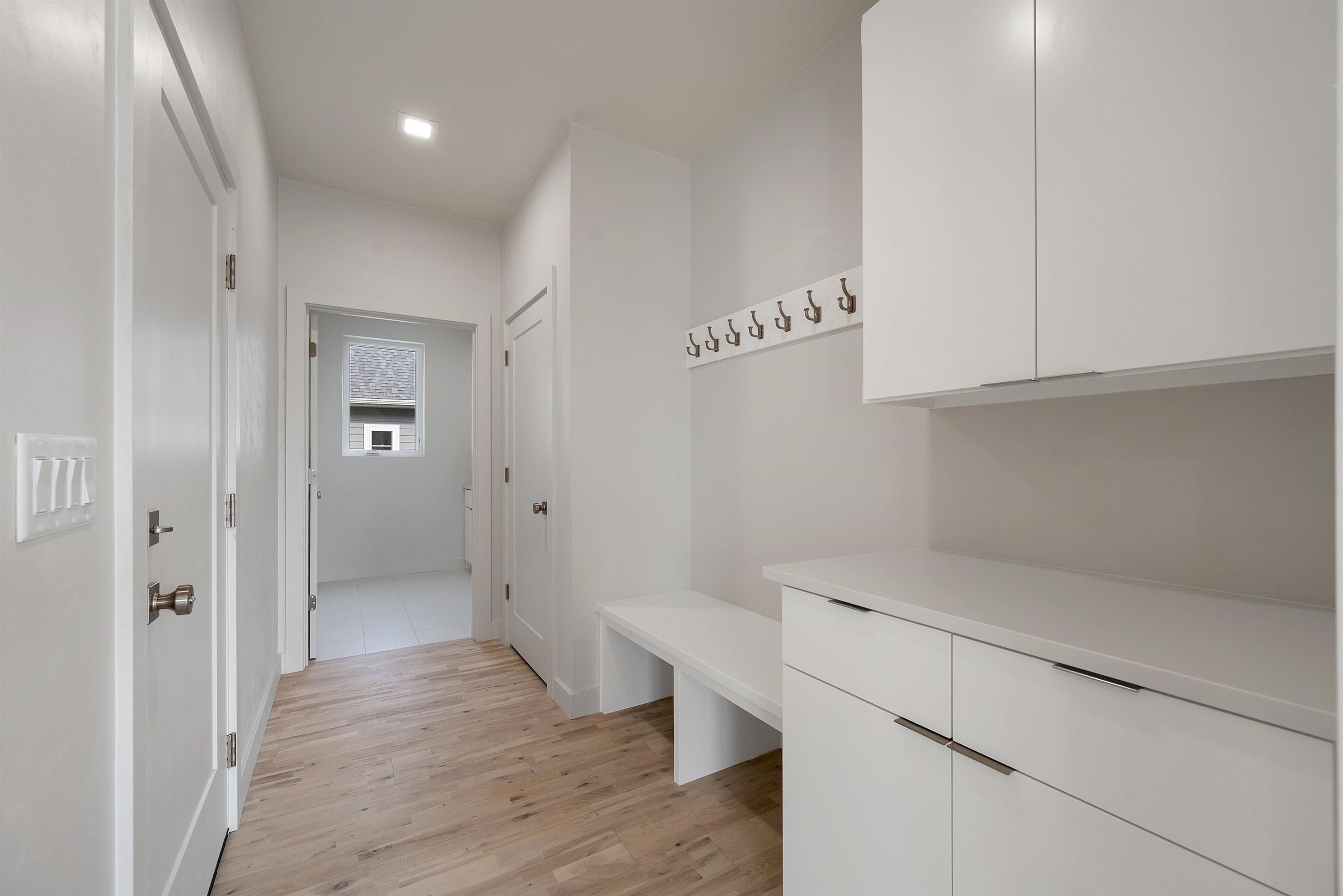 DE PERE, Wisconsin, 54115, United States, 2 Bedrooms Bedrooms, ,3 BathroomsBathrooms,Residential,For Sale,1982656