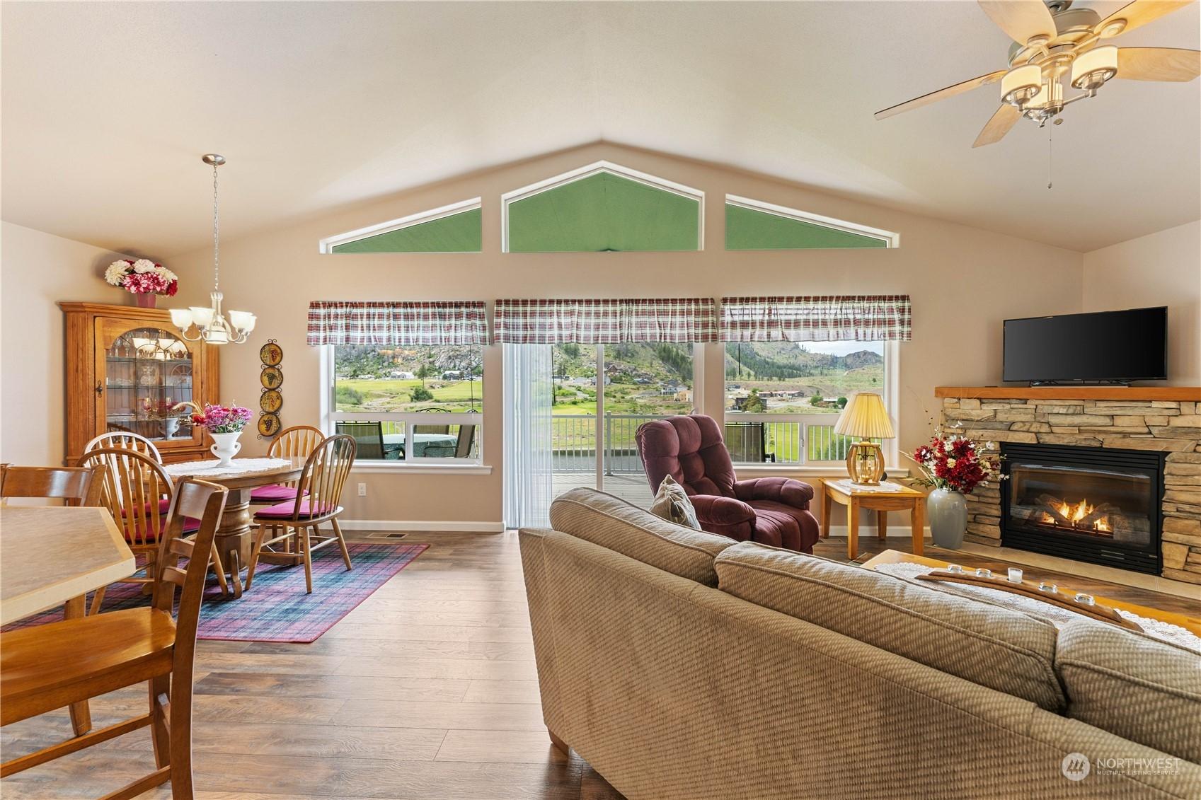 18 FRONTAGE ROAD, PATEROS, Washington, 98846, United States, 2 Bedrooms Bedrooms, ,2 BathroomsBathrooms,Residential,For Sale,18 FRONTAGE ROAD,1614133