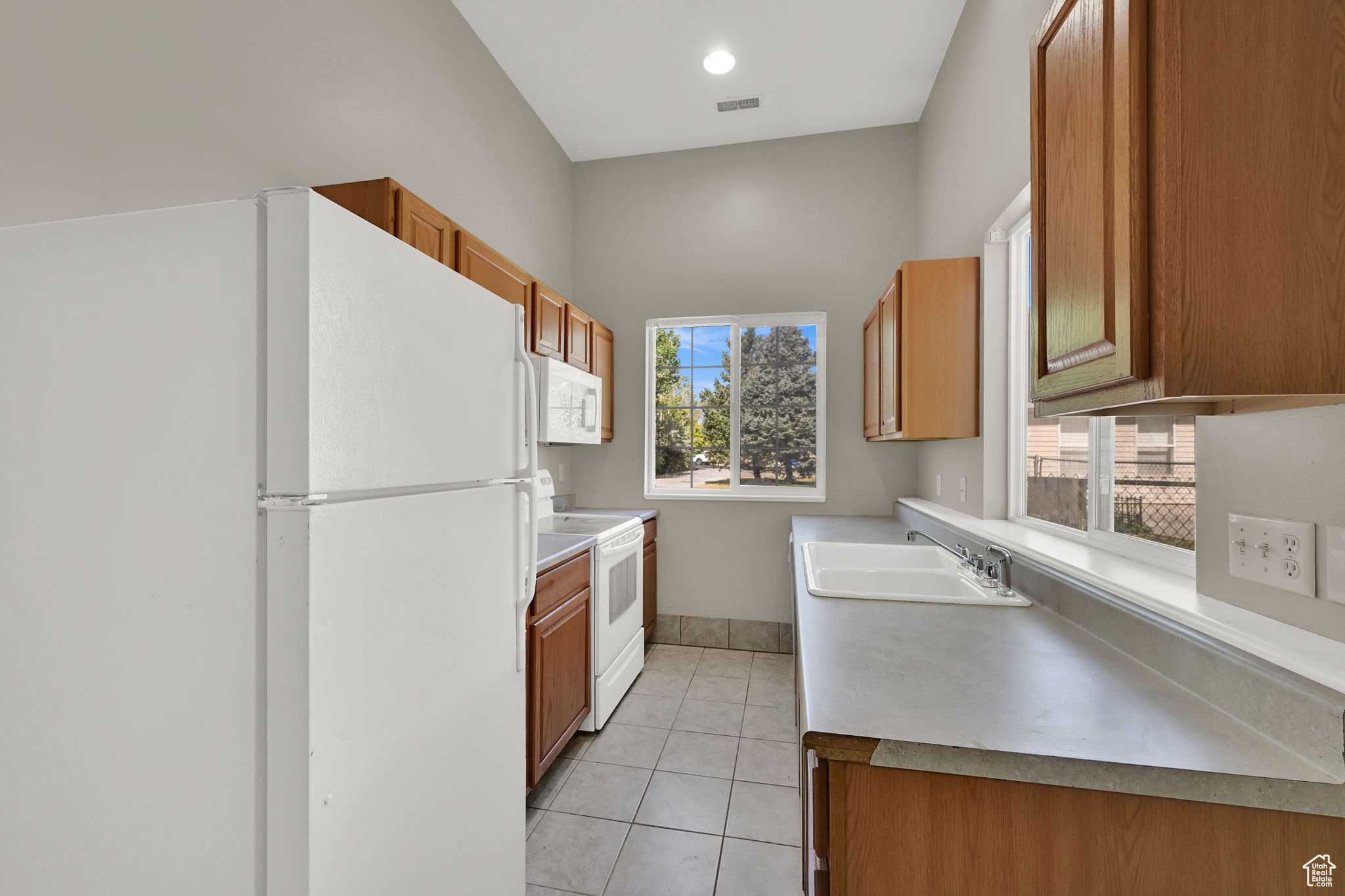 Farr West, Utah, 84404, United States, 4 Bedrooms Bedrooms, ,3 BathroomsBathrooms,Residential,For Sale,1891966