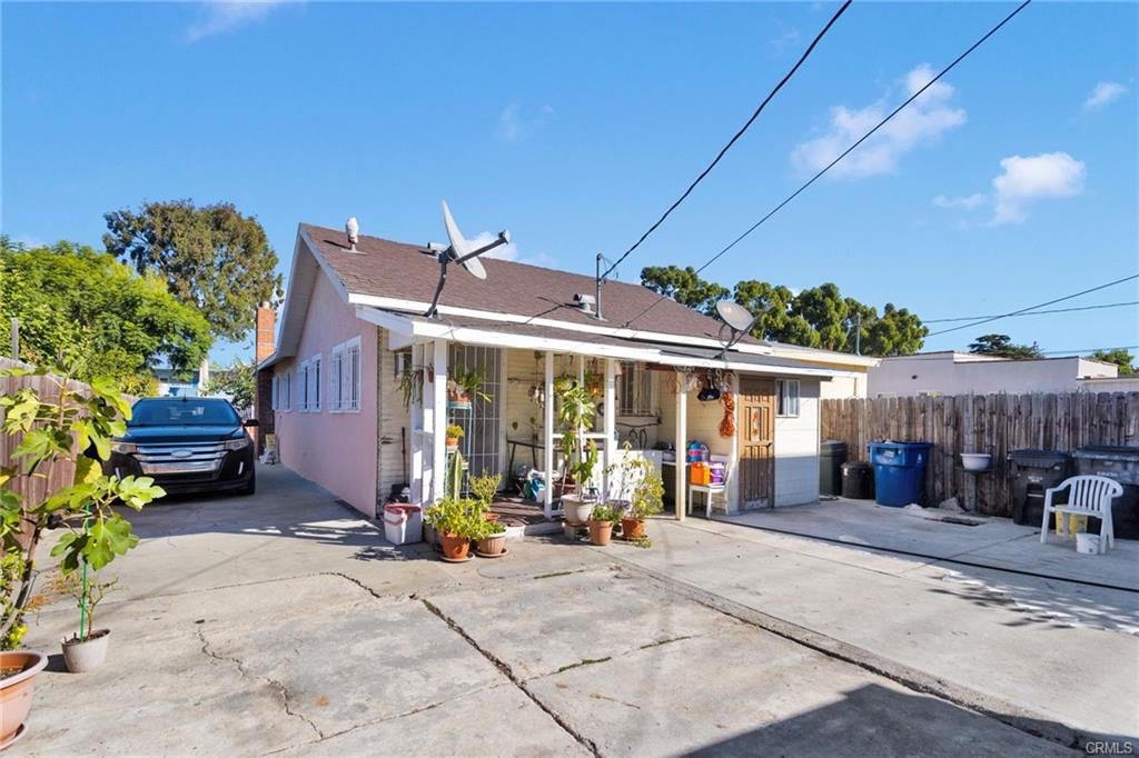 Los Angeles, California, 90003, United States, 4 Bedrooms Bedrooms, ,1 BathroomBathrooms,Residential,For Sale,1992403