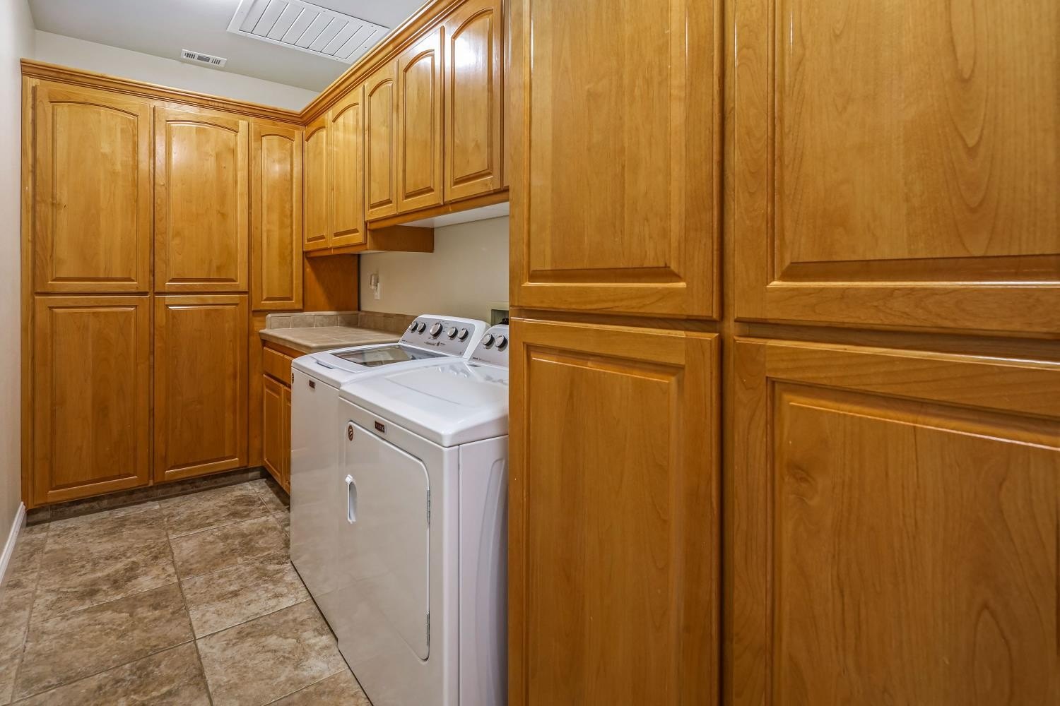 Valley Springs, California, 95252, United States, 3 Bedrooms Bedrooms, ,4 BathroomsBathrooms,Residential,For Sale,1981868