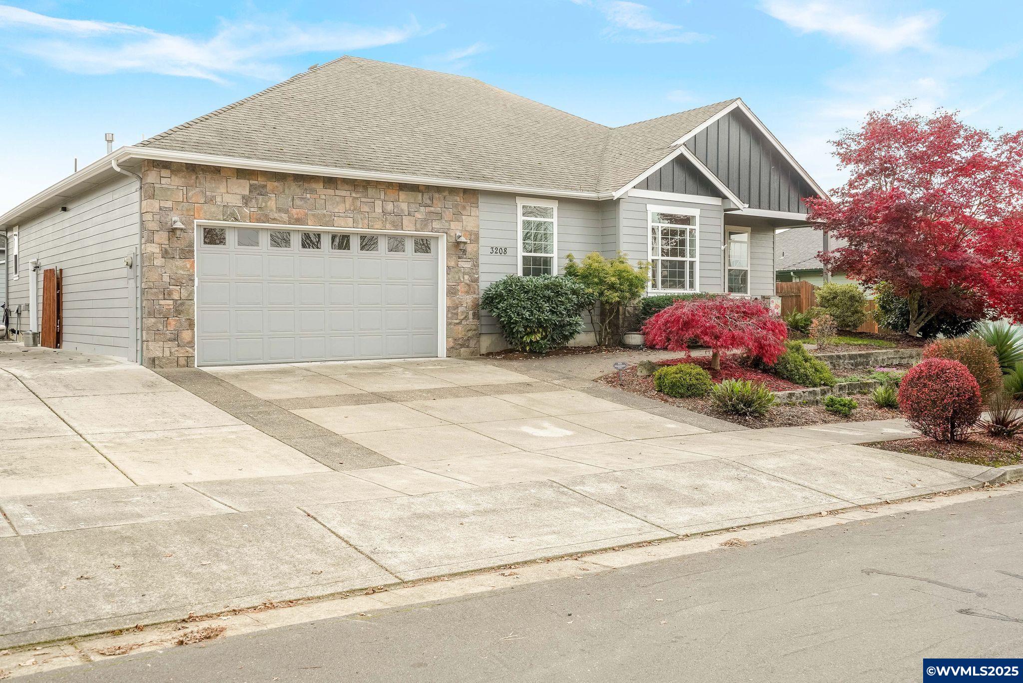 Albany, Oregon, 97321, United States, 3 Bedrooms Bedrooms, ,2 BathroomsBathrooms,Residential,For Sale,1992876