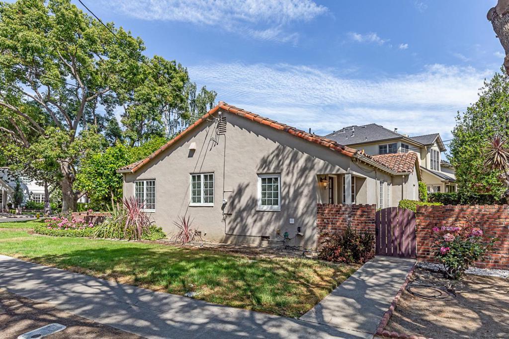 San Jose, California, 95125, United States, 3 Bedrooms Bedrooms, ,2 BathroomsBathrooms,Residential,For Sale,1825152
