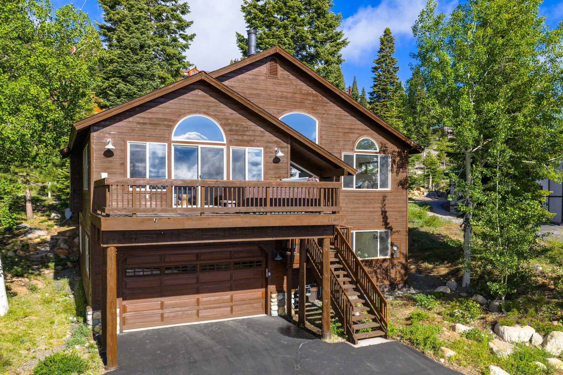  Modern Tahoe Donner Retreat with Panoramic Mountain Views & Elevated Living - 物件實景