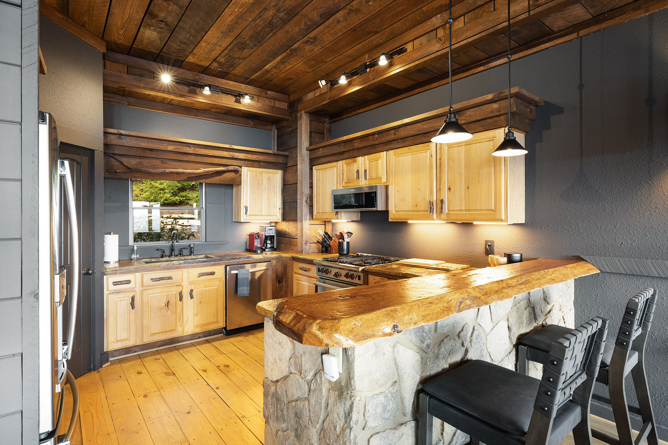  Mineral Bluff Retreat Offers Resort-caliber Outdoor Living and Sweeping Views - 物件實景