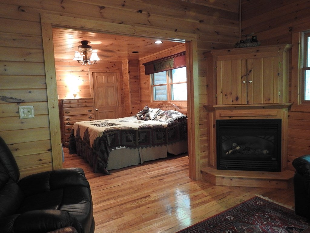 Morganton, Georgia, 30560, United States, 3 Bedrooms Bedrooms, ,3 BathroomsBathrooms,Residential,For Sale,1858893