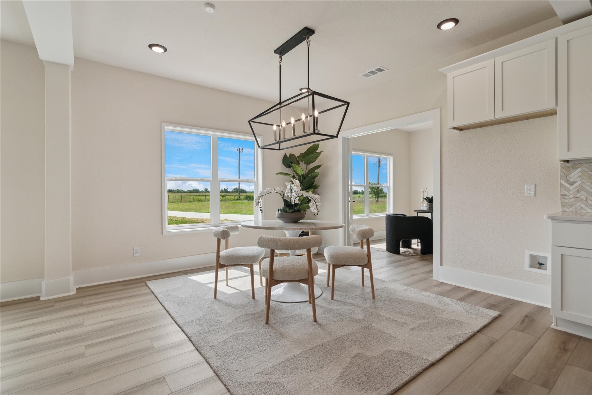 Gunter, Texas, 75058, United States, 3 Bedrooms Bedrooms, ,3 BathroomsBathrooms,Residential,For Sale,1847366