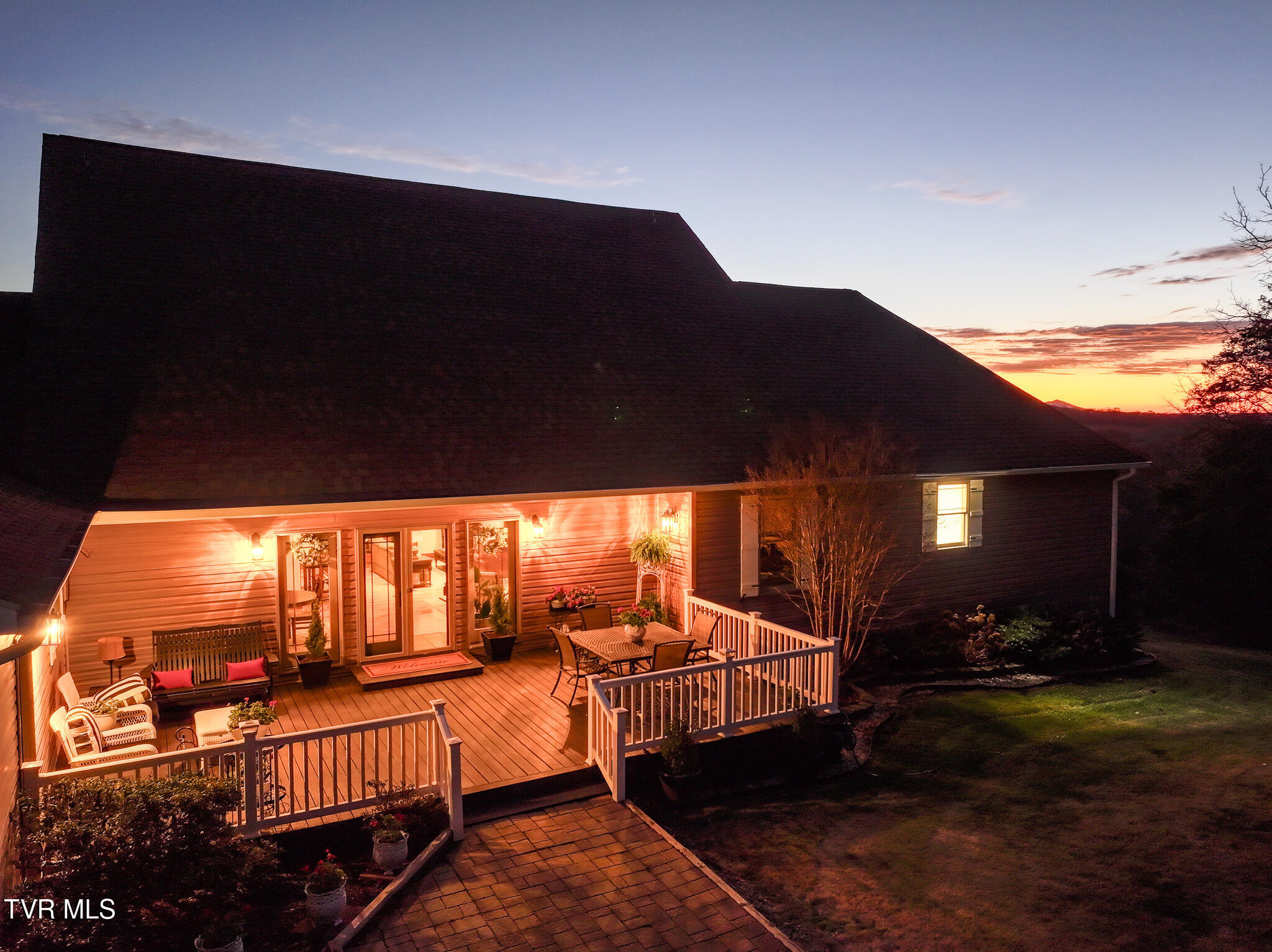 Parrottsville, Tennessee, 37843, United States, 5 Bedrooms Bedrooms, ,4 BathroomsBathrooms,Residential,For Sale,2005757