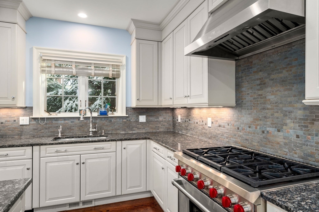 Weston, Massachusetts, 02493, United States, 3 Bedrooms Bedrooms, ,5 BathroomsBathrooms,Residential,For Sale,1941608