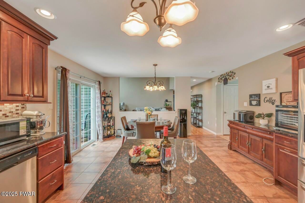 Honesdale, Pennsylvania, 18431, United States, 5 Bedrooms Bedrooms, ,4 BathroomsBathrooms,Residential,For Sale,1973688