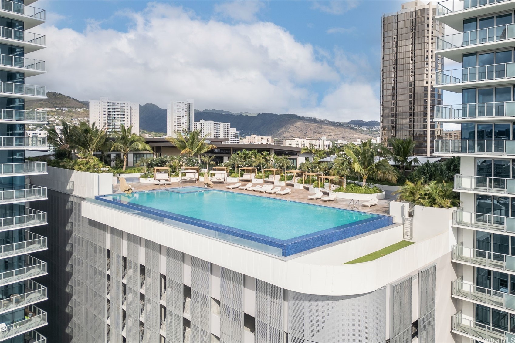 Honolulu, Hawaii, 96814, United States, 2 Bedrooms Bedrooms, ,2 BathroomsBathrooms,Residential,For Sale,2003184