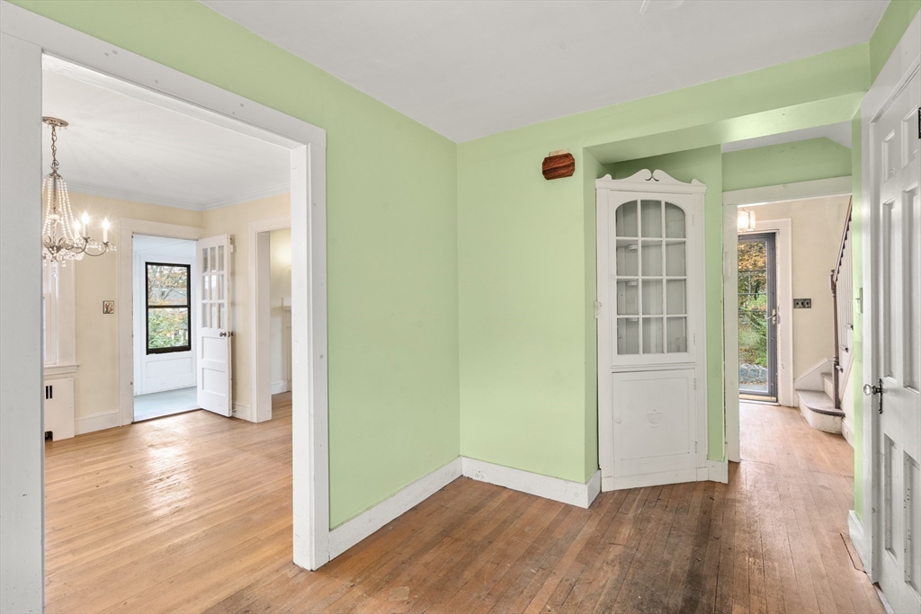 Milton, Massachusetts, 02186, United States, 3 Bedrooms Bedrooms, ,2 BathroomsBathrooms,Residential,For Sale,1973093