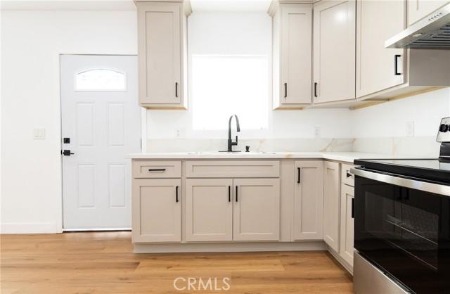 Los Angeles, California, 90001, United States, 5 Bedrooms Bedrooms, ,5 BathroomsBathrooms,Residential,For Sale,2009948