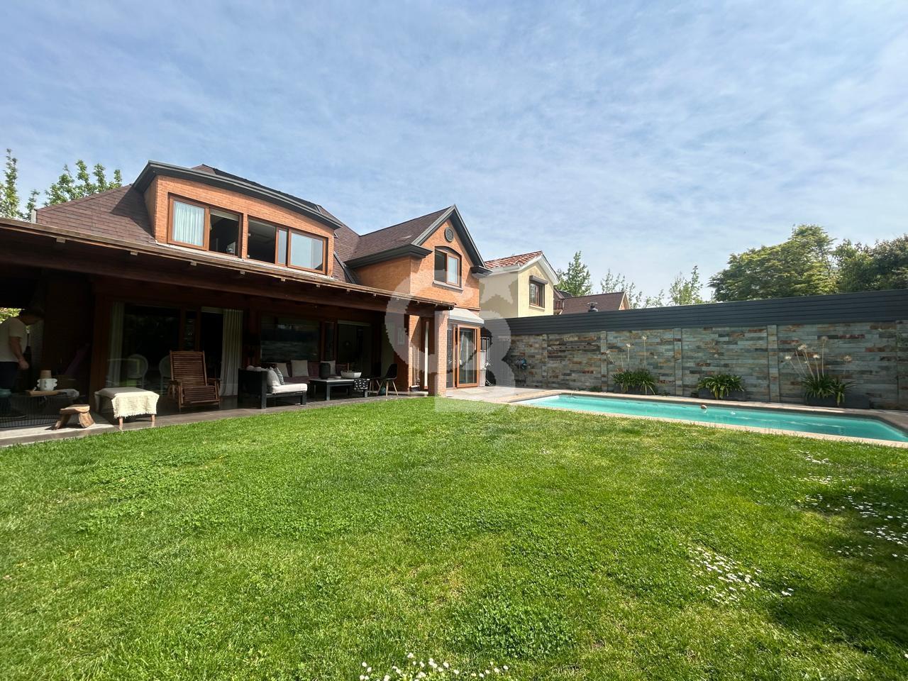 Lo Barnechea, Chile, 6 Bedrooms Bedrooms, ,5 BathroomsBathrooms,Residential,For Sale,1997477