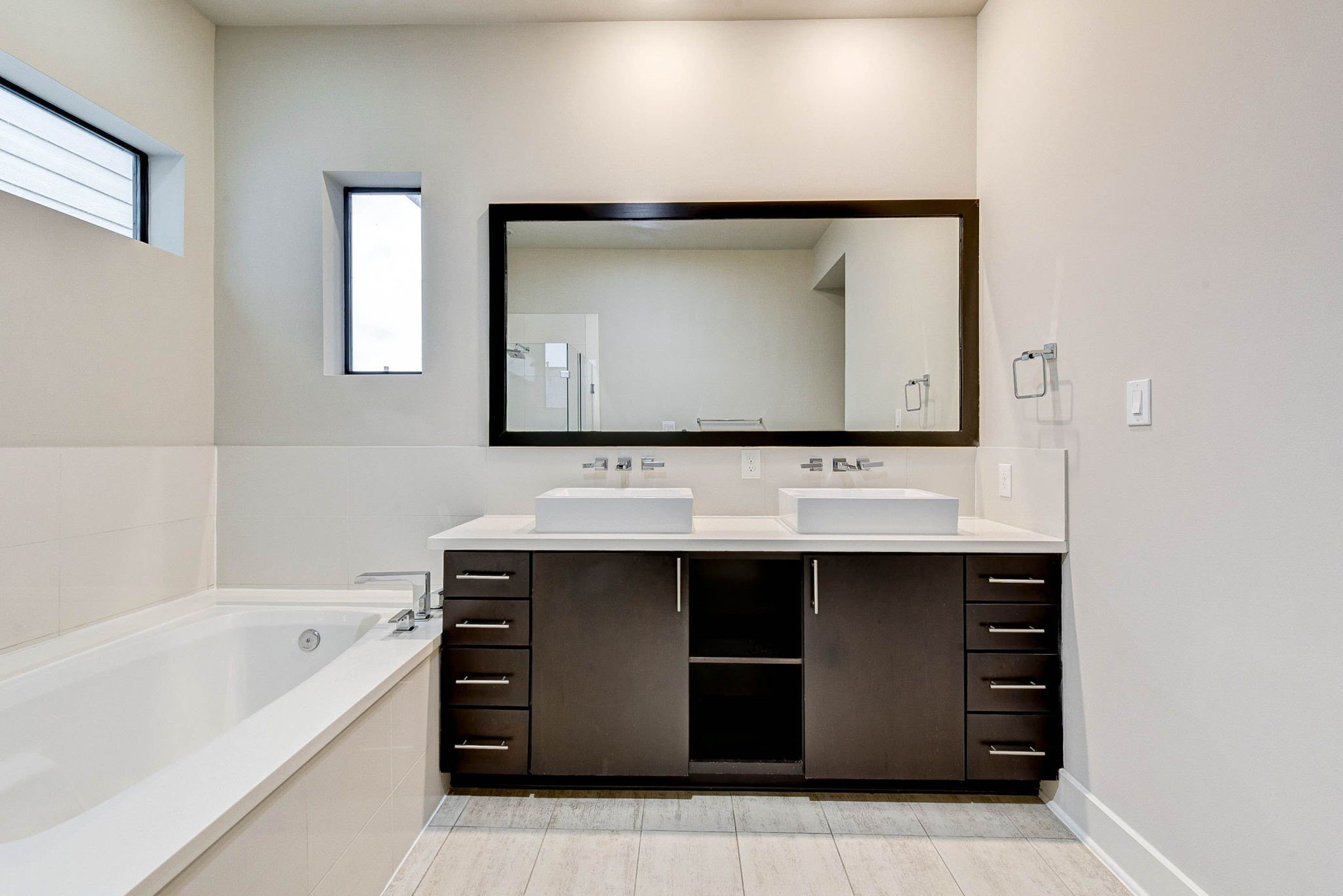 Houston, Texas, 77007, United States, 3 Bedrooms Bedrooms, ,4 BathroomsBathrooms,Residential,For Sale,1935957