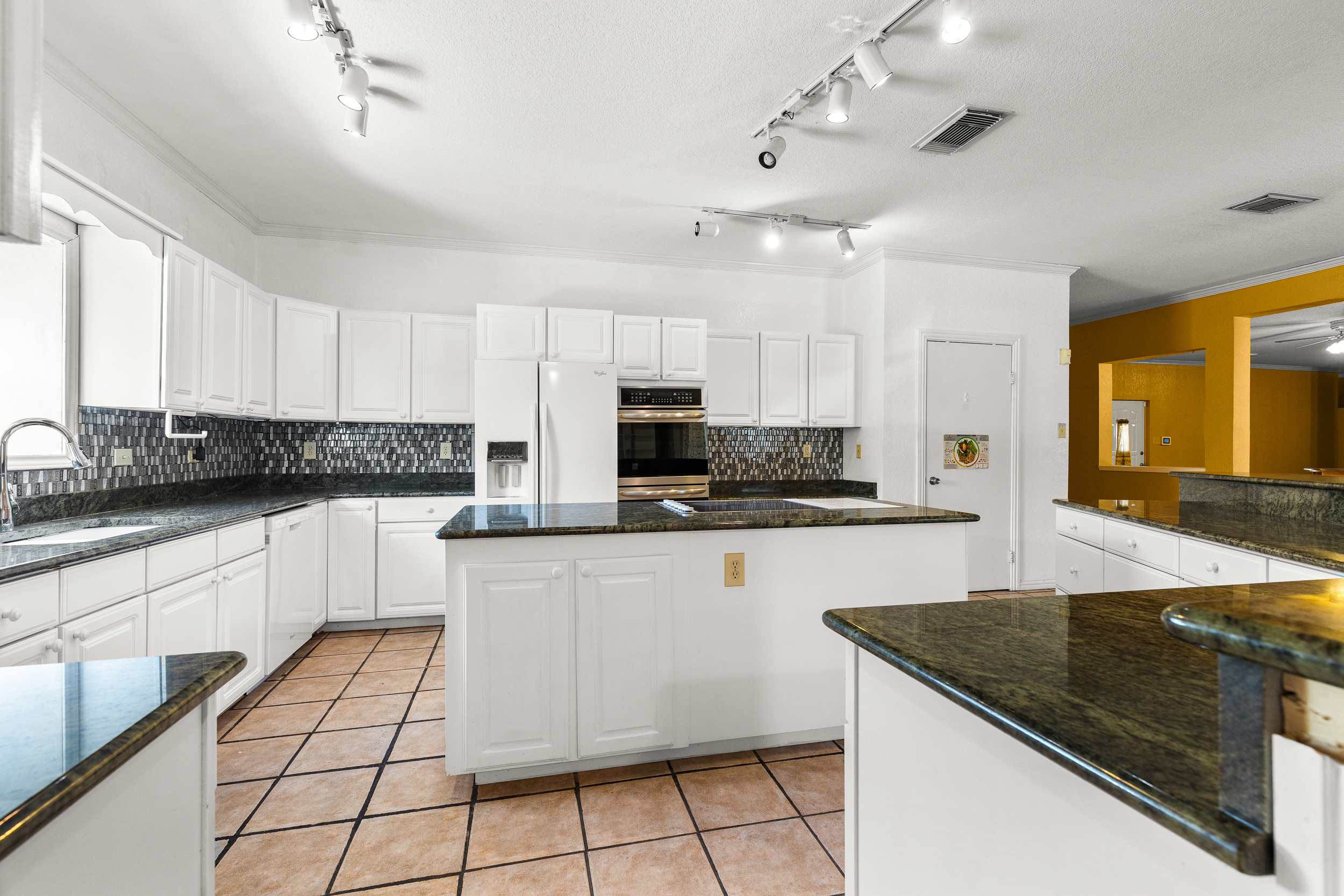 Adkins, Texas, 78101, United States, 4 Bedrooms Bedrooms, ,2 BathroomsBathrooms,Residential,For Sale,1979790