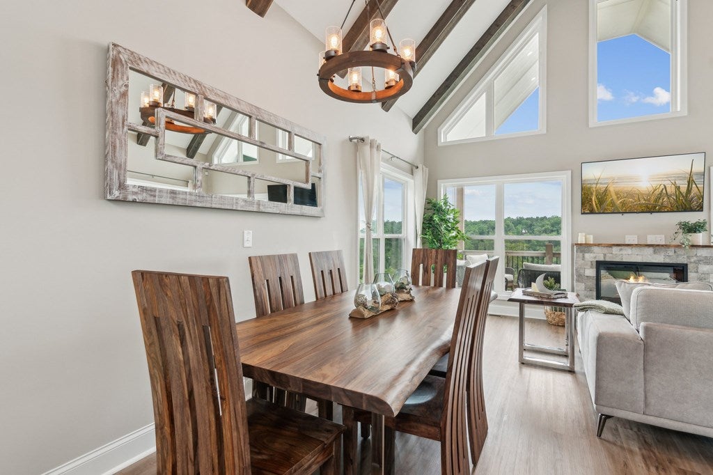 Ellijay, Georgia, 30540, United States, 3 Bedrooms Bedrooms, ,3 BathroomsBathrooms,Residential,For Sale,1859114