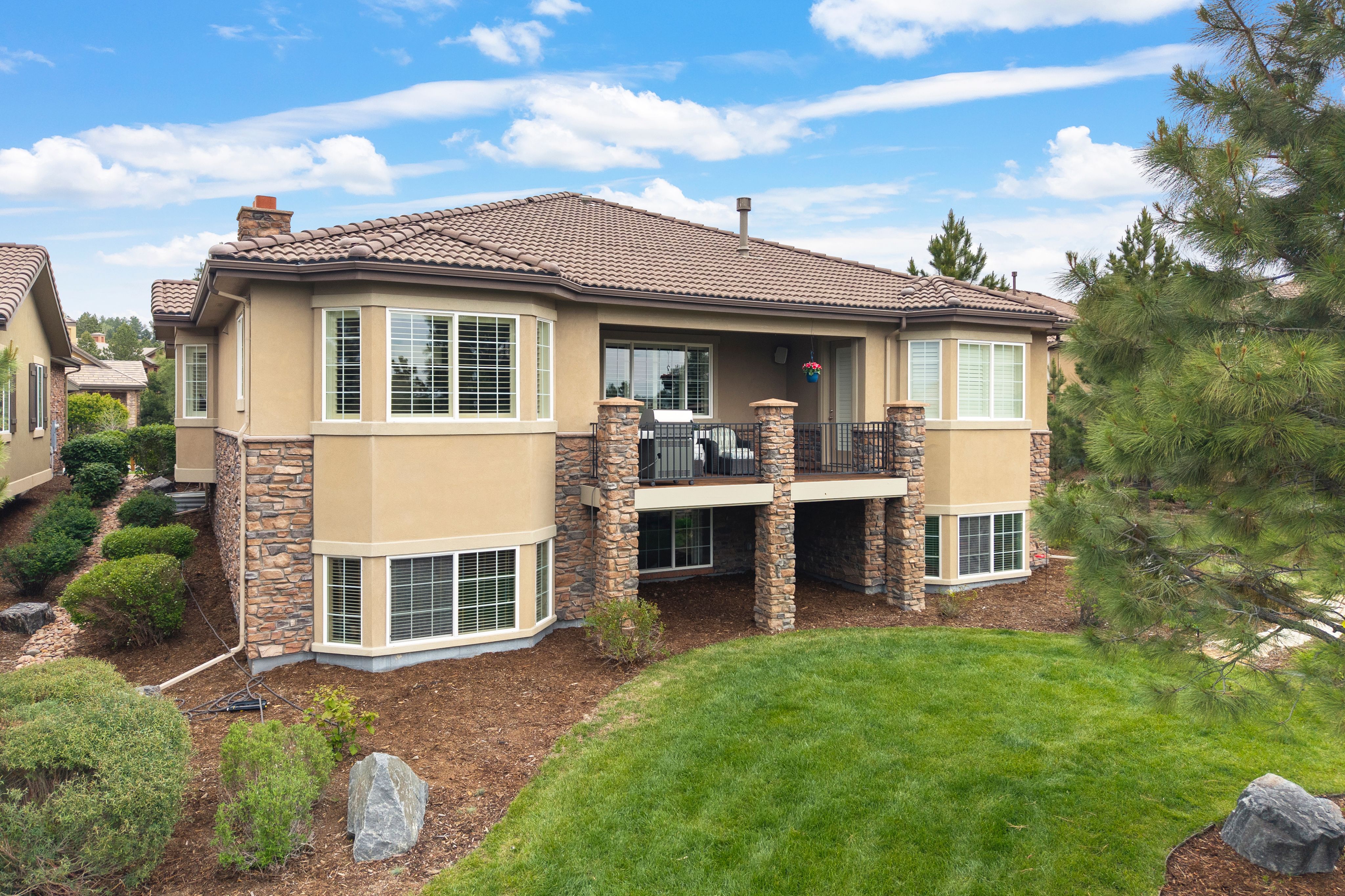  Graciously appointed and impeccably maintained, this patio home - 物件實景