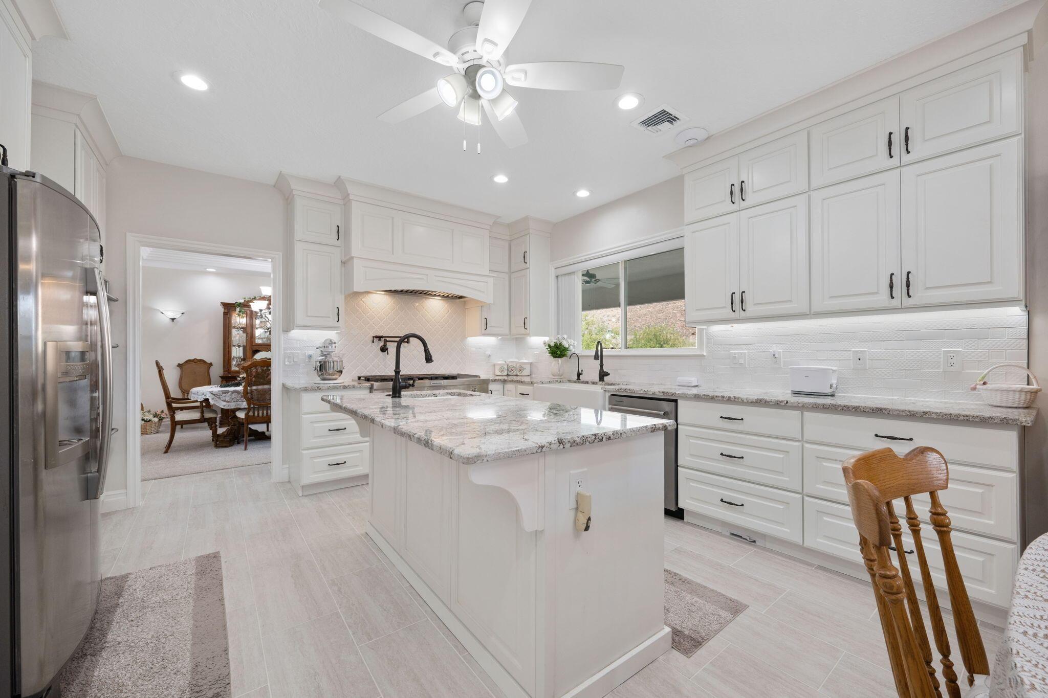 Leeds, Utah, 84746, United States, 5 Bedrooms Bedrooms, ,3 BathroomsBathrooms,Residential,For Sale,1914363