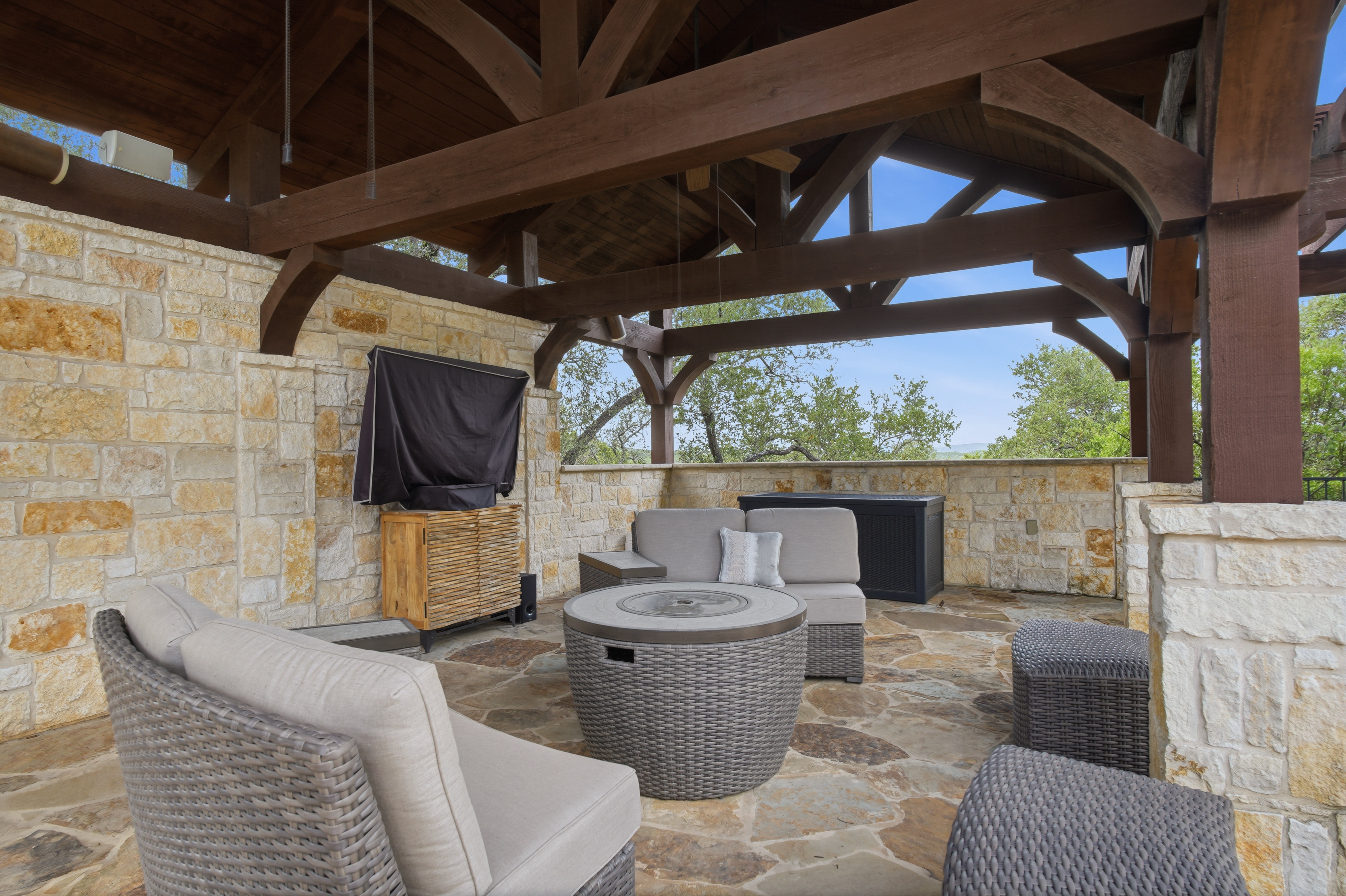  Iron Horse Canyon Estate with Resort-Style Backyard - 物件實景
