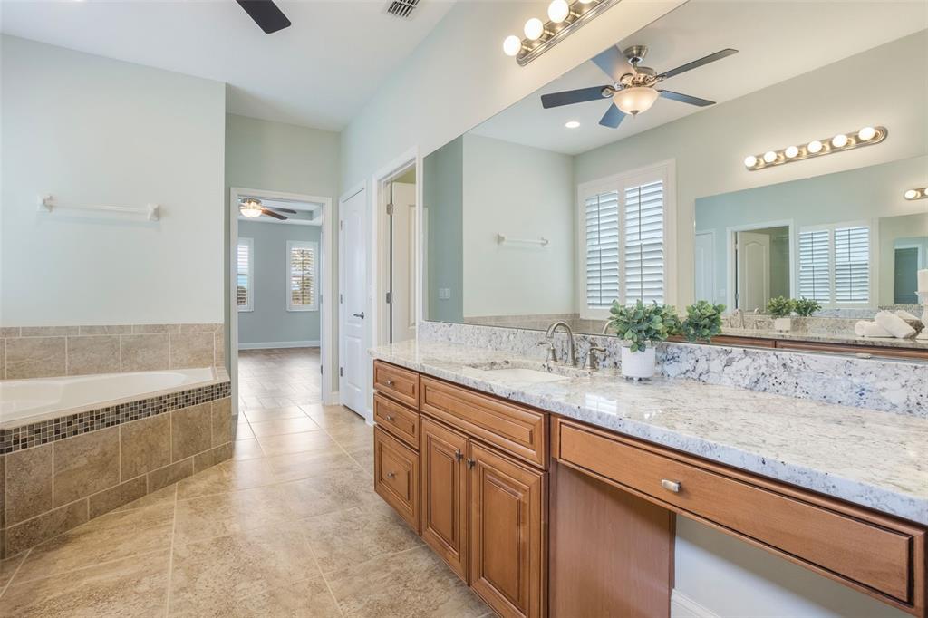 Orlando, Florida, 32820, United States, 4 Bedrooms Bedrooms, ,3 BathroomsBathrooms,Residential,For Sale,1876039