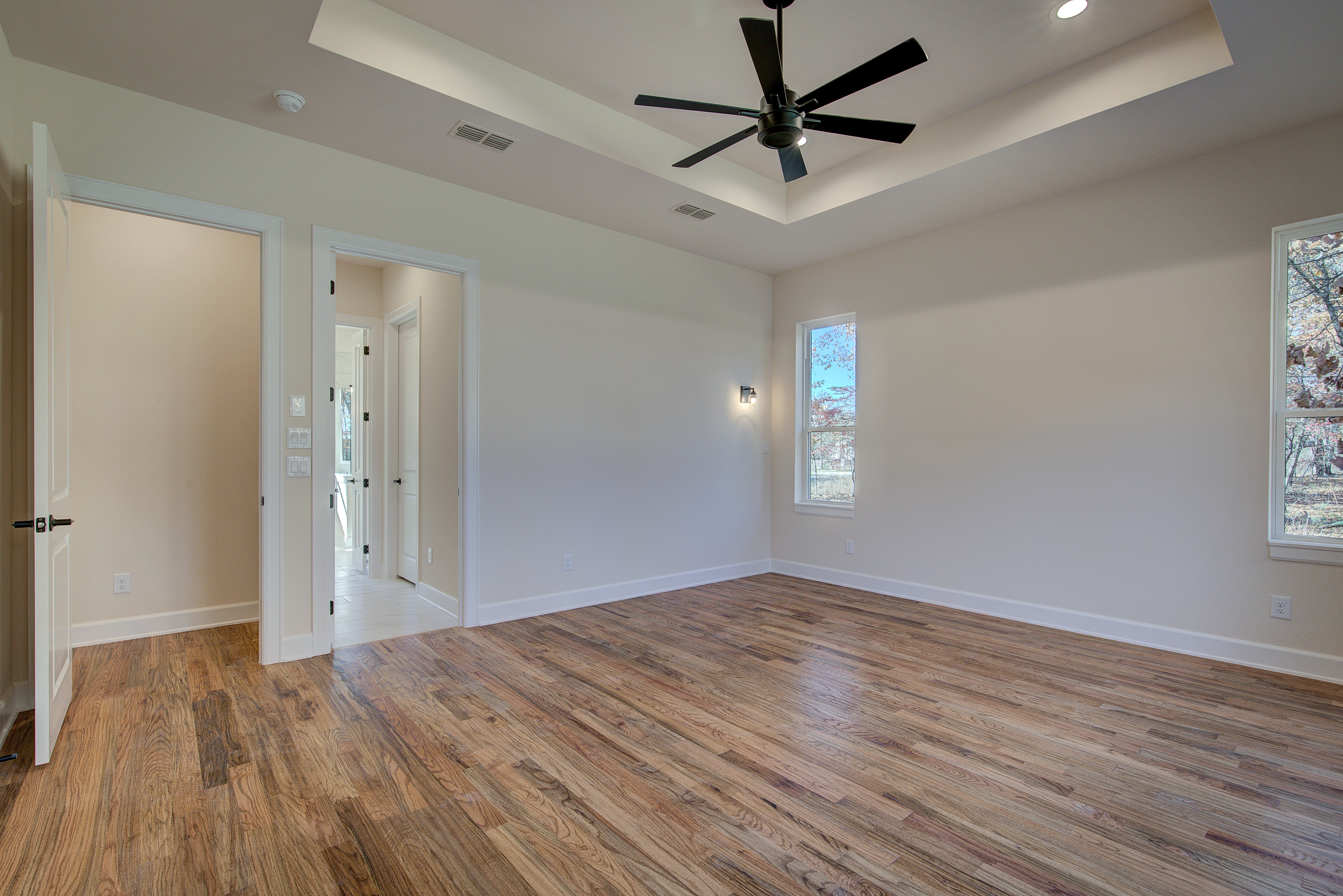 Mineola, Texas, 75773, United States, 4 Bedrooms Bedrooms, ,4 BathroomsBathrooms,Residential,For Sale,1981031