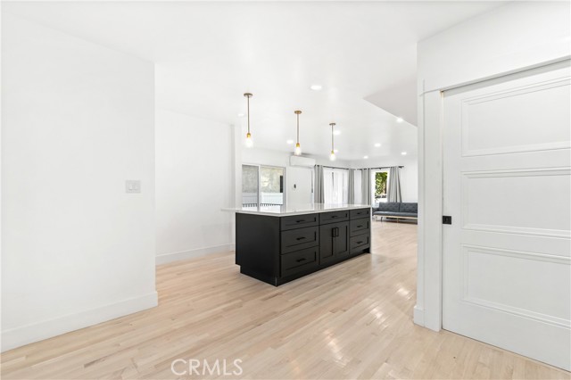 Long Beach, California, 90813, United States, 3 Bedrooms Bedrooms, ,4 BathroomsBathrooms,Residential,For Sale,1990787