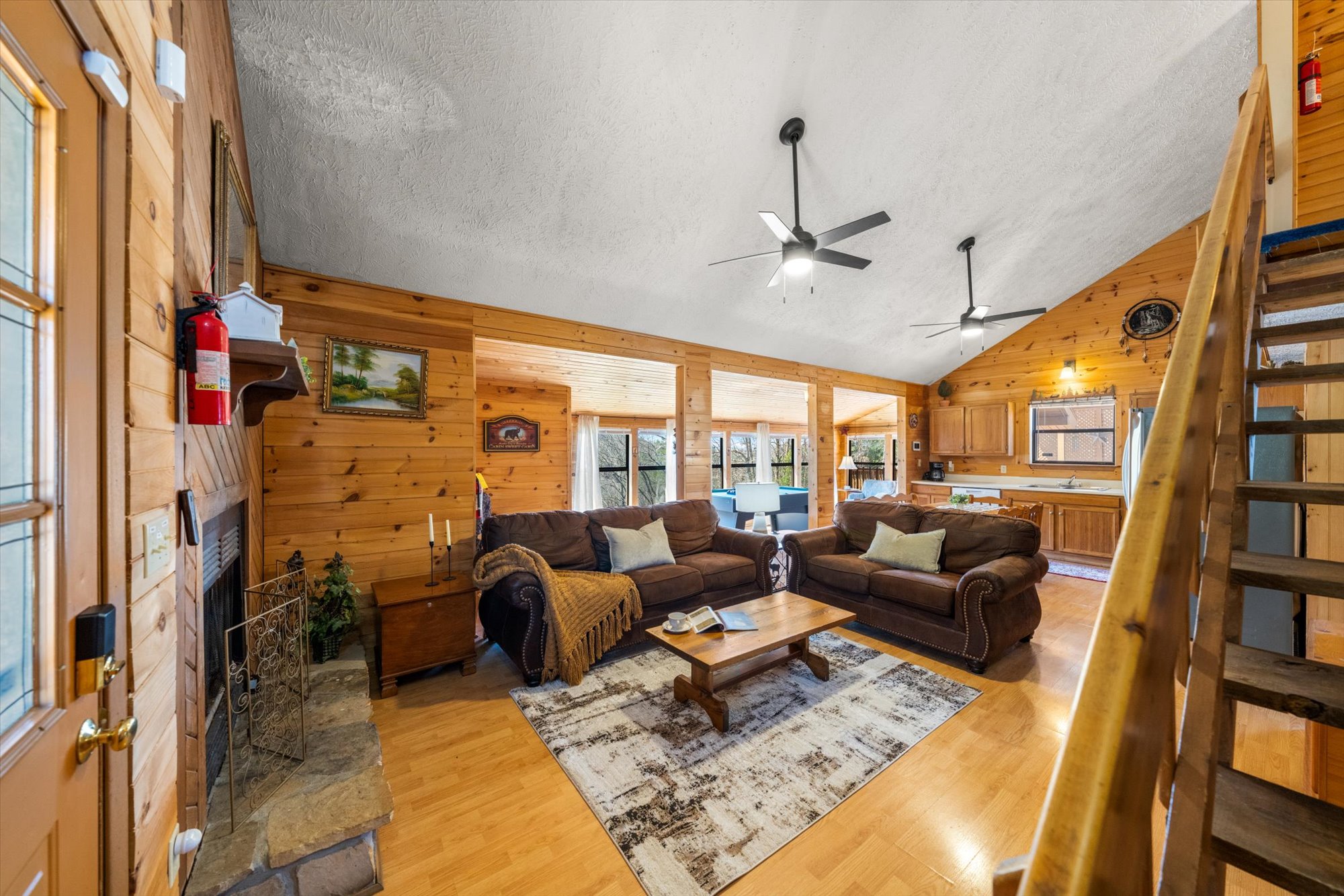 Sevierville, Tennessee, 37876, United States, 3 Bedrooms Bedrooms, ,2 BathroomsBathrooms,Residential,For Sale,1922805