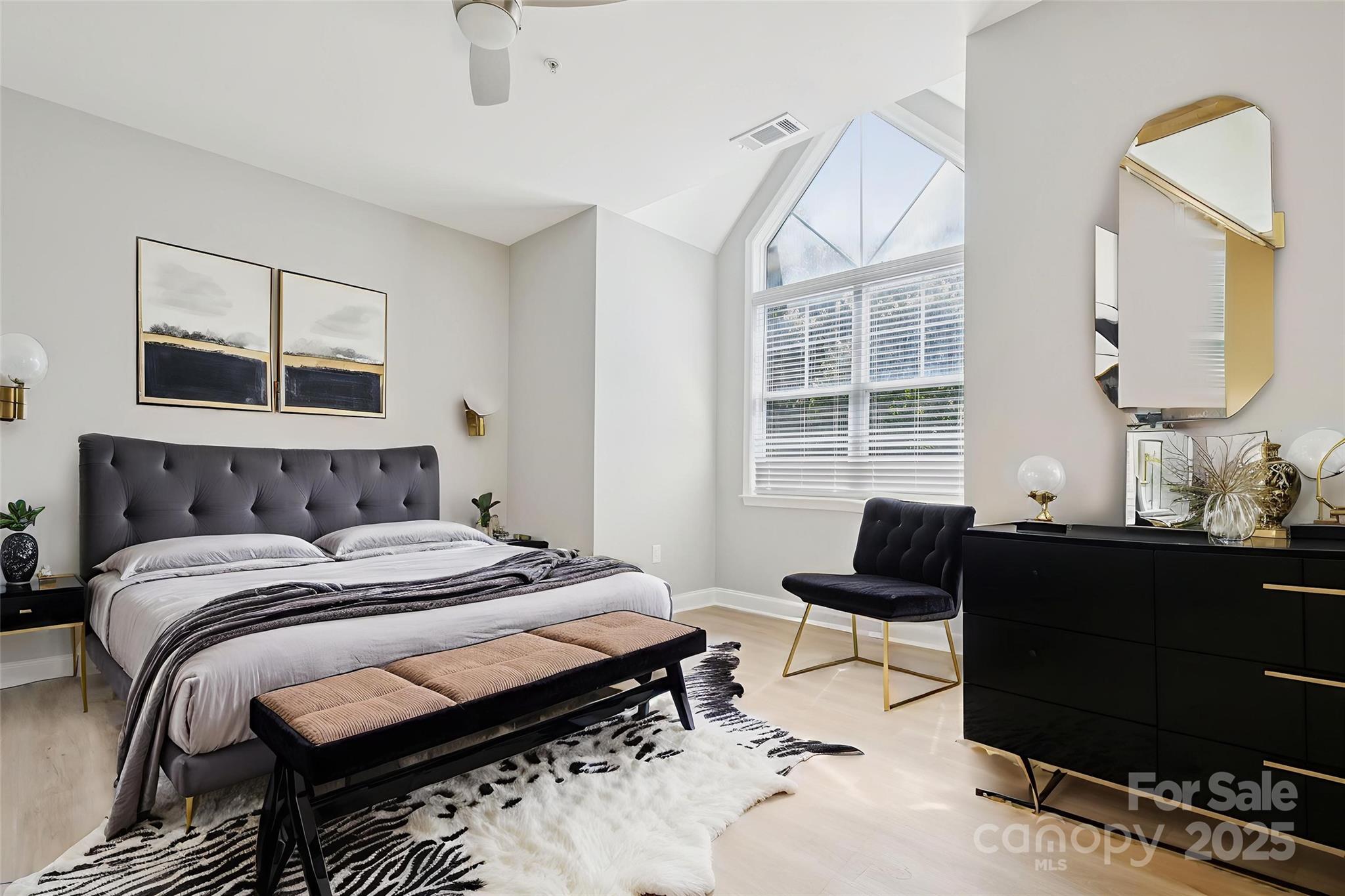 Charlotte, North Carolina, 28204, United States, 2 Bedrooms Bedrooms, ,3 BathroomsBathrooms,Residential,For Sale,1917401