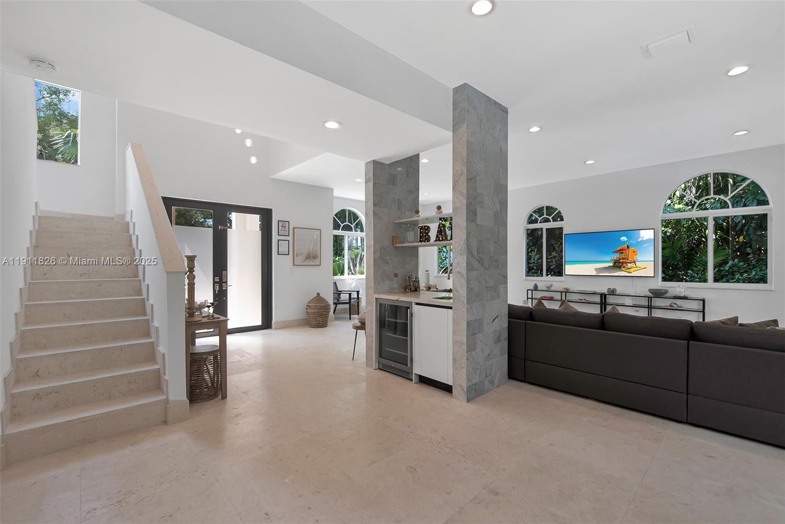 Miami, Florida, 33155, United States, 5 Bedrooms Bedrooms, ,4 BathroomsBathrooms,Residential,For Sale,1994722