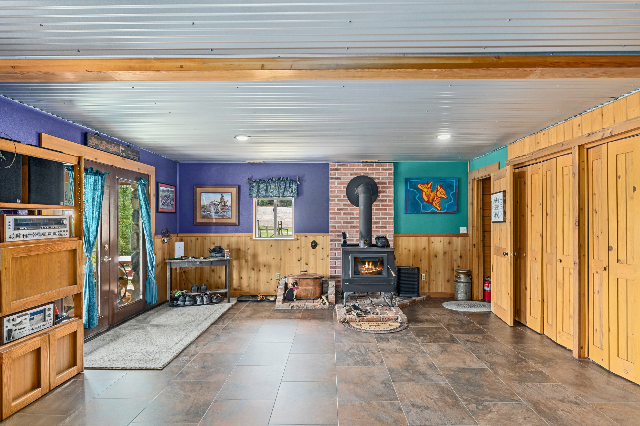 Colville, Washington, 99114, United States, 2 Bedrooms Bedrooms, ,3 BathroomsBathrooms,Residential,For Sale,1763209