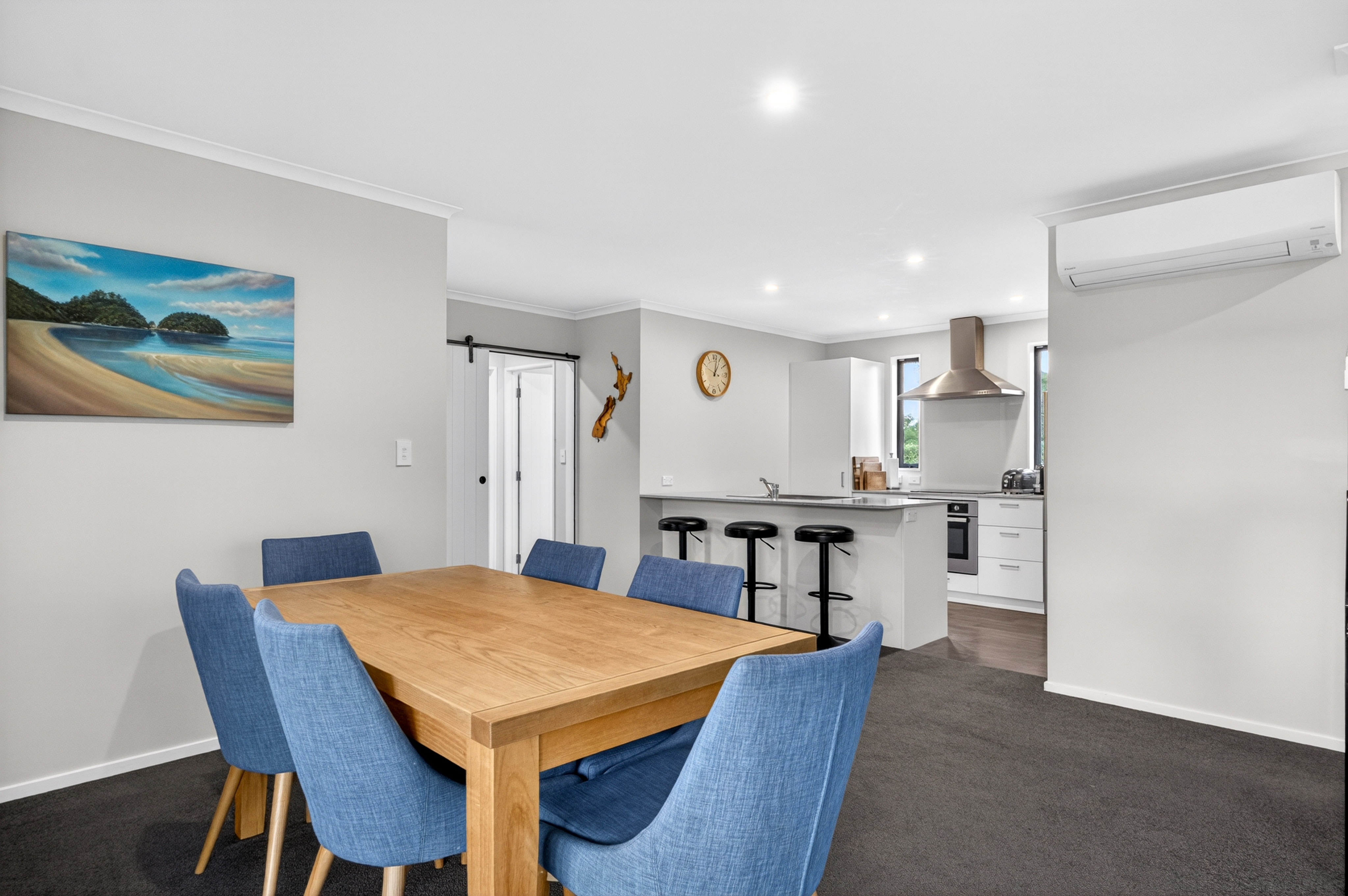  Bright, Modern Living with Private Appeal - 物件實景