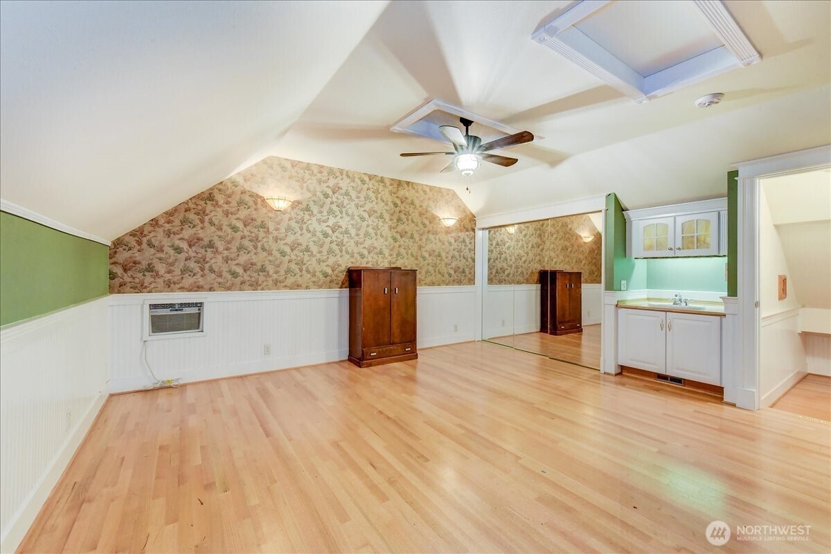 Sumner, Washington, 98390, United States, 4 Bedrooms Bedrooms, ,3 BathroomsBathrooms,Residential,For Sale,1992043