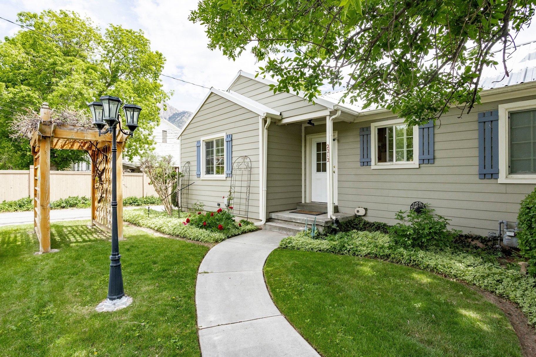  Multifamily Homestead in the Heart of Holladay - 物件實景