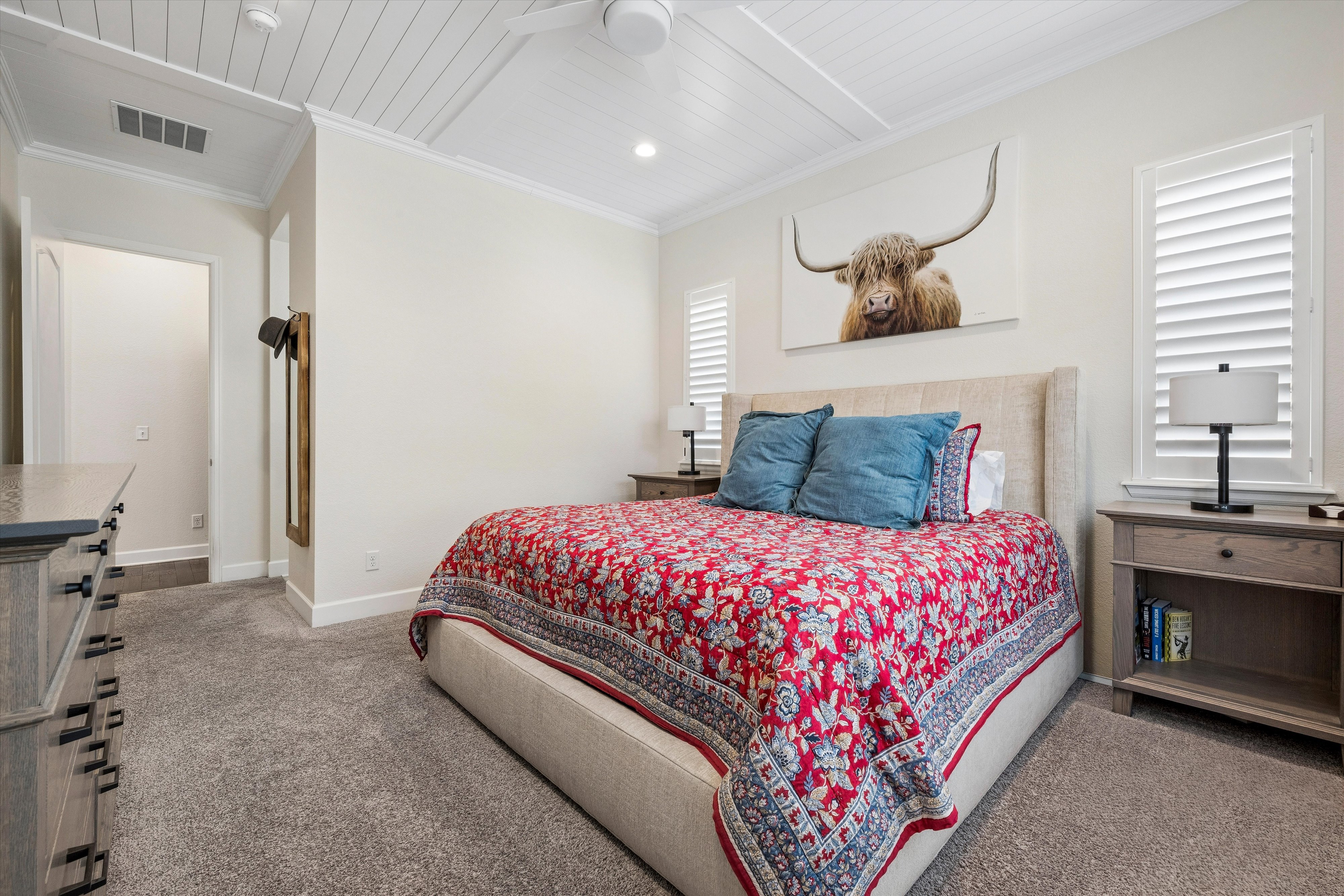  Thoughtfully  Updated and Move-In Ready - 物件實景