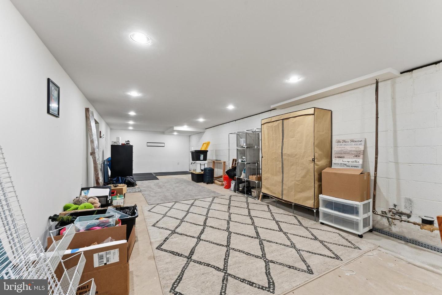 Robbinsville, New Jersey, 08691, United States, 4 Bedrooms Bedrooms, ,2 BathroomsBathrooms,Residential,For Sale,1990935