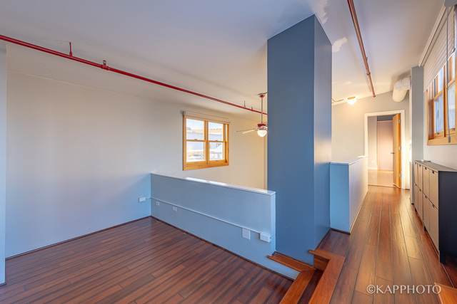 Chicago, Illinois, 60616, United States, 3 Bedrooms Bedrooms, ,2 BathroomsBathrooms,Residential,For Sale,1881294