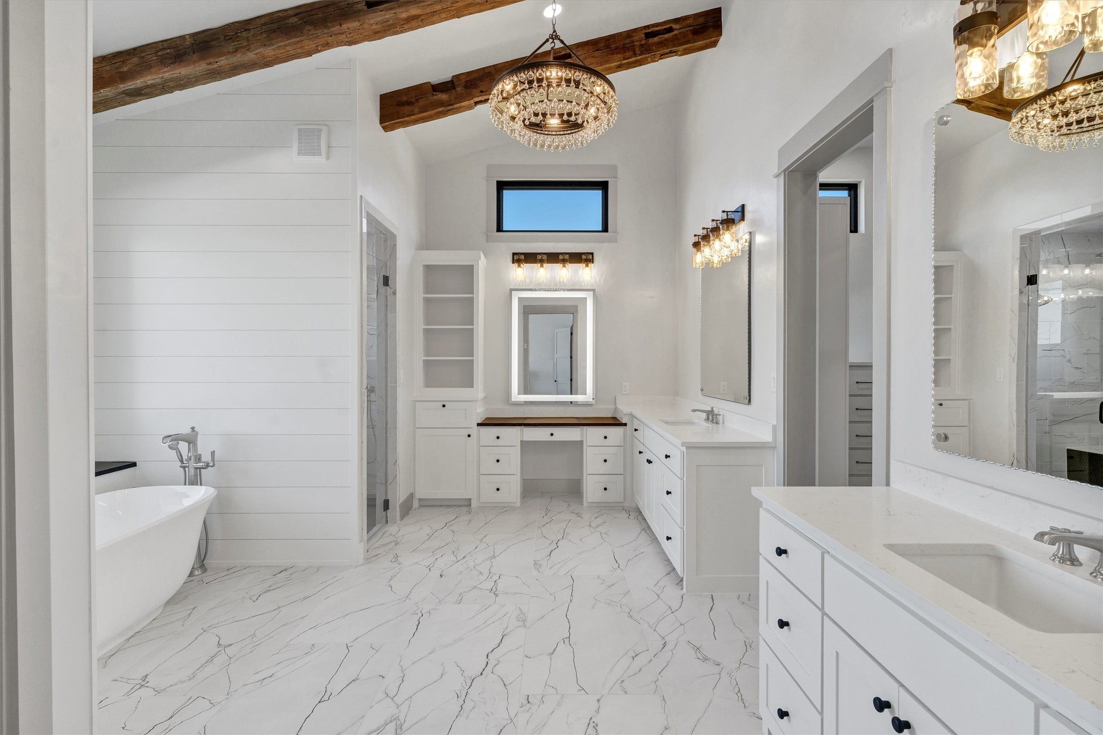 Graford, Texas, 76449, United States, 5 Bedrooms Bedrooms, ,6 BathroomsBathrooms,Residential,For Sale,1980224