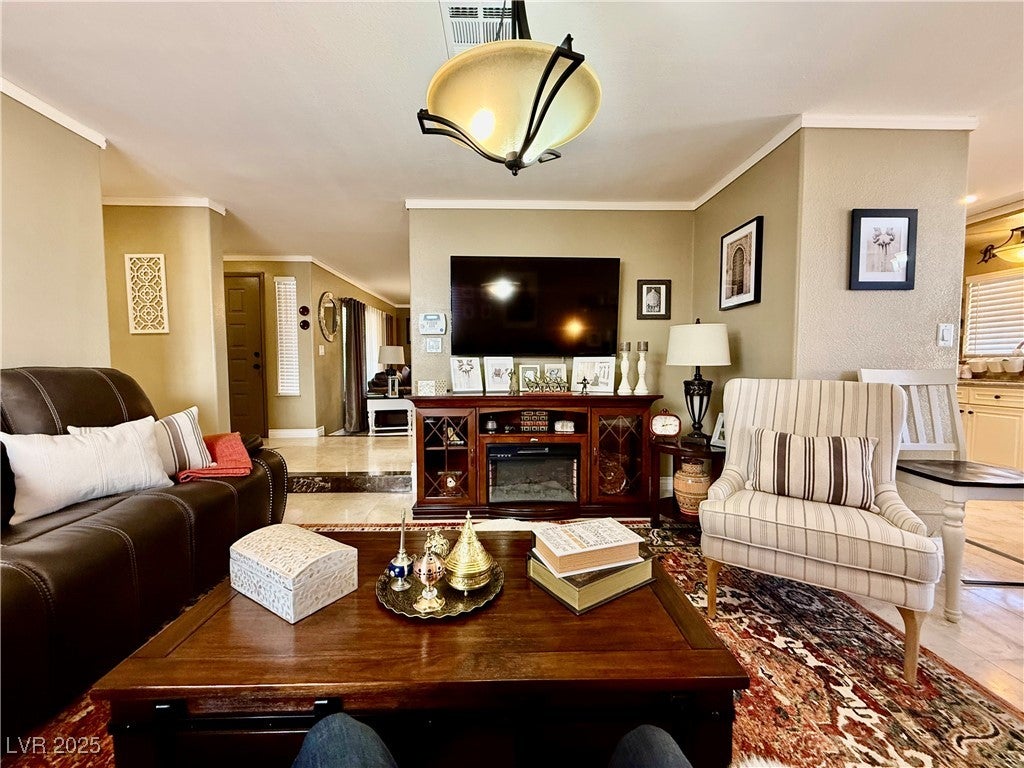 Las Vegas, Nevada, 89121, United States, 3 Bedrooms Bedrooms, ,2 BathroomsBathrooms,Residential,For Sale,1981360