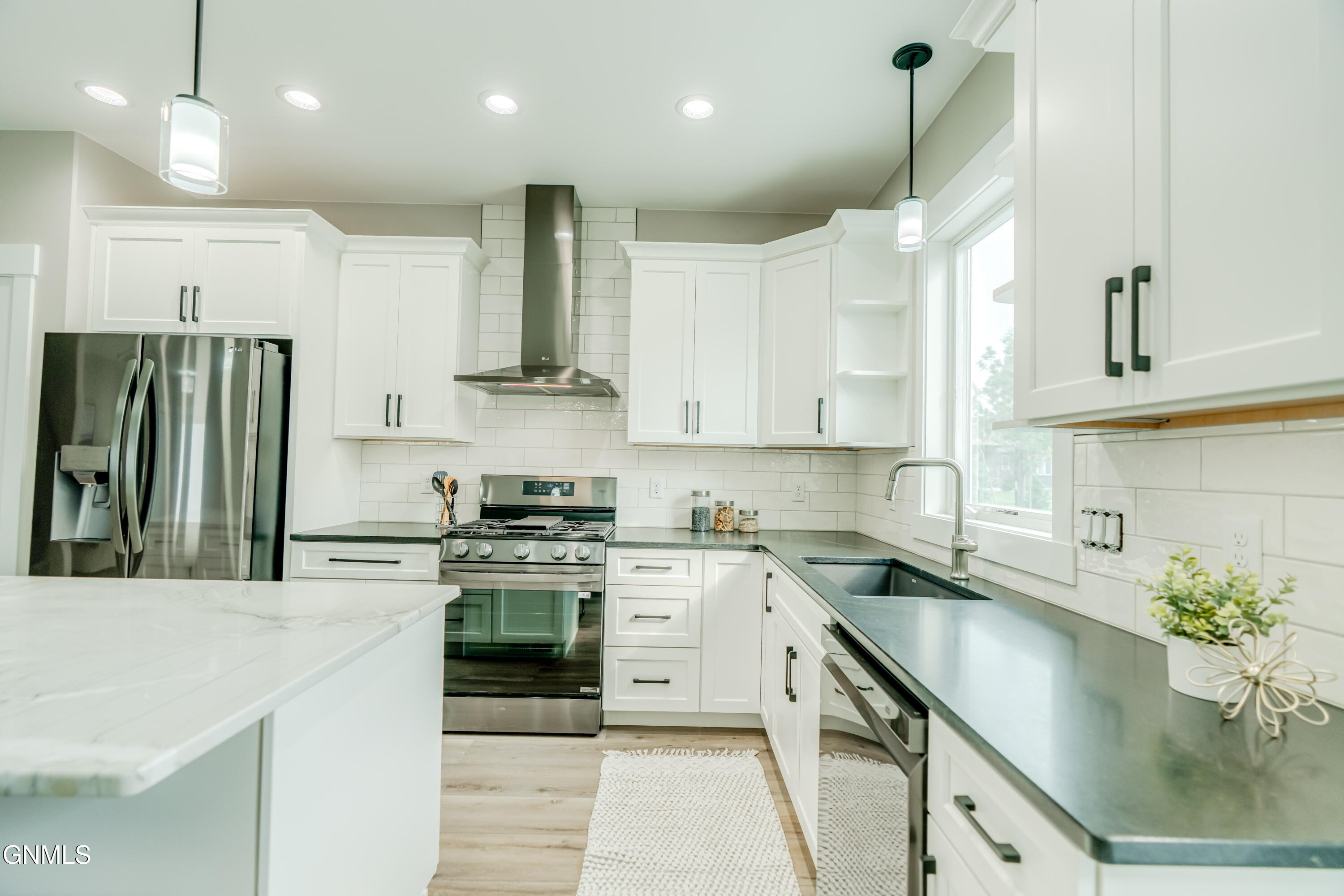 Bismarck, North Dakota, 58504, United States, 3 Bedrooms Bedrooms, ,3 BathroomsBathrooms,Residential,For Sale,1978432