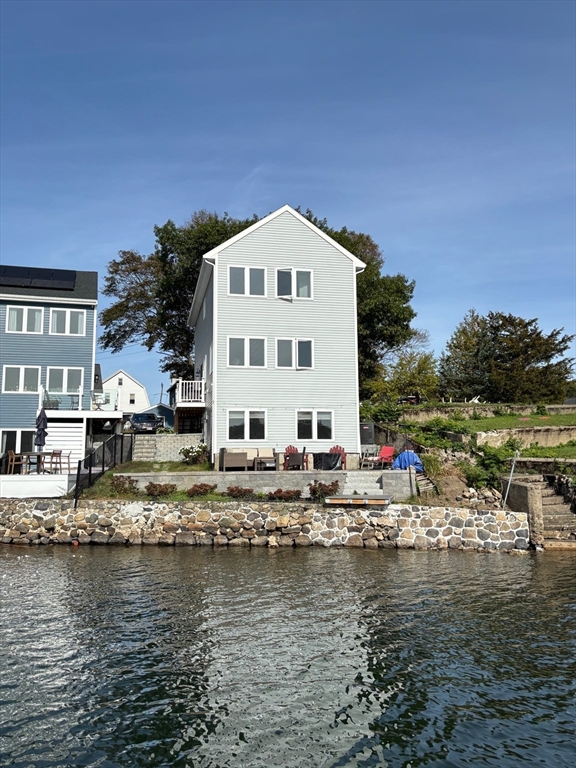 Lynn, Massachusetts, 01904, United States, 2 Bedrooms Bedrooms, ,4 BathroomsBathrooms,Residential,For Sale,1975841