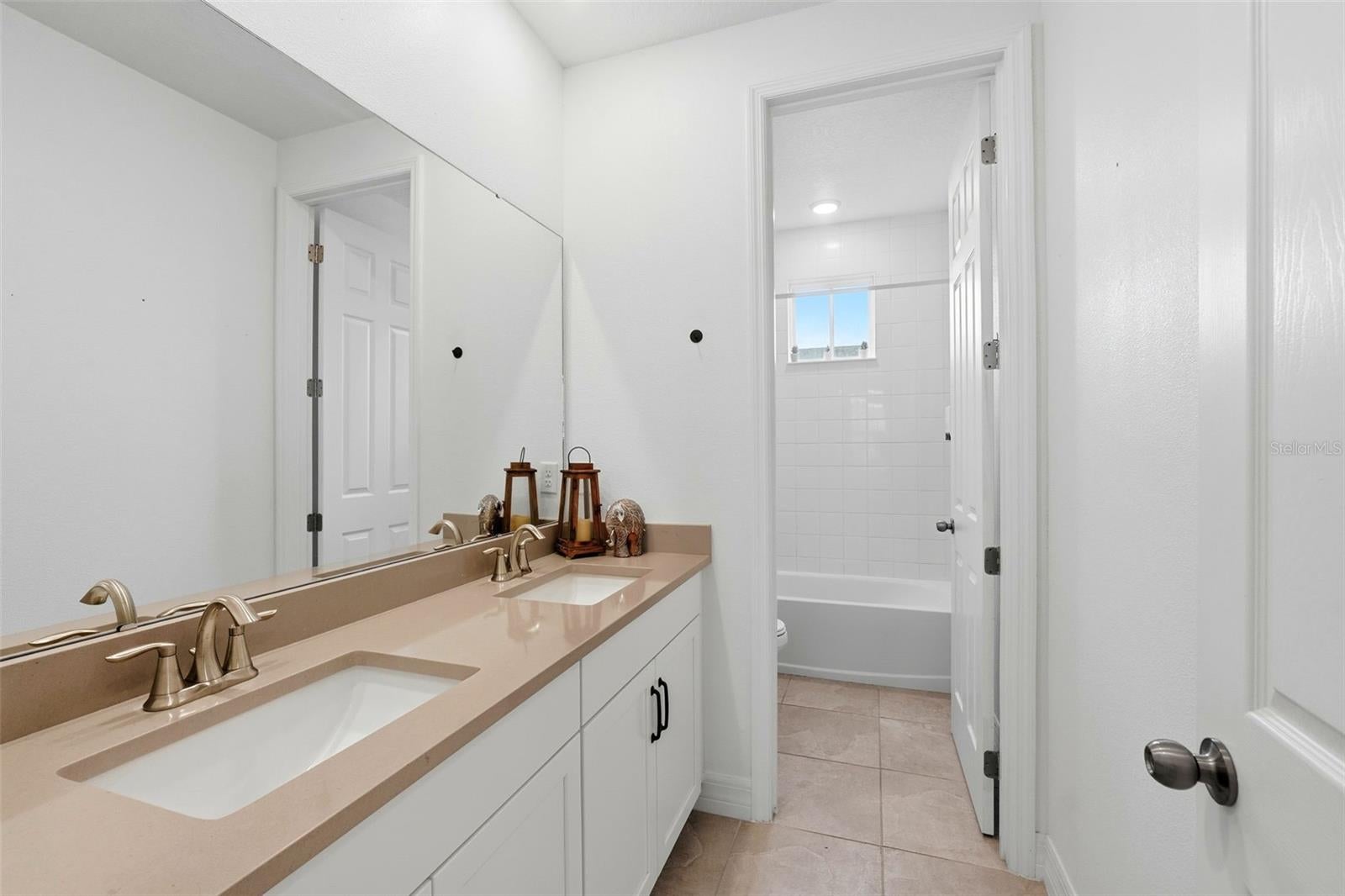 CELEBRATION, Florida, 34747, United States, 4 Bedrooms Bedrooms, ,3 BathroomsBathrooms,Residential,For Sale,1975920