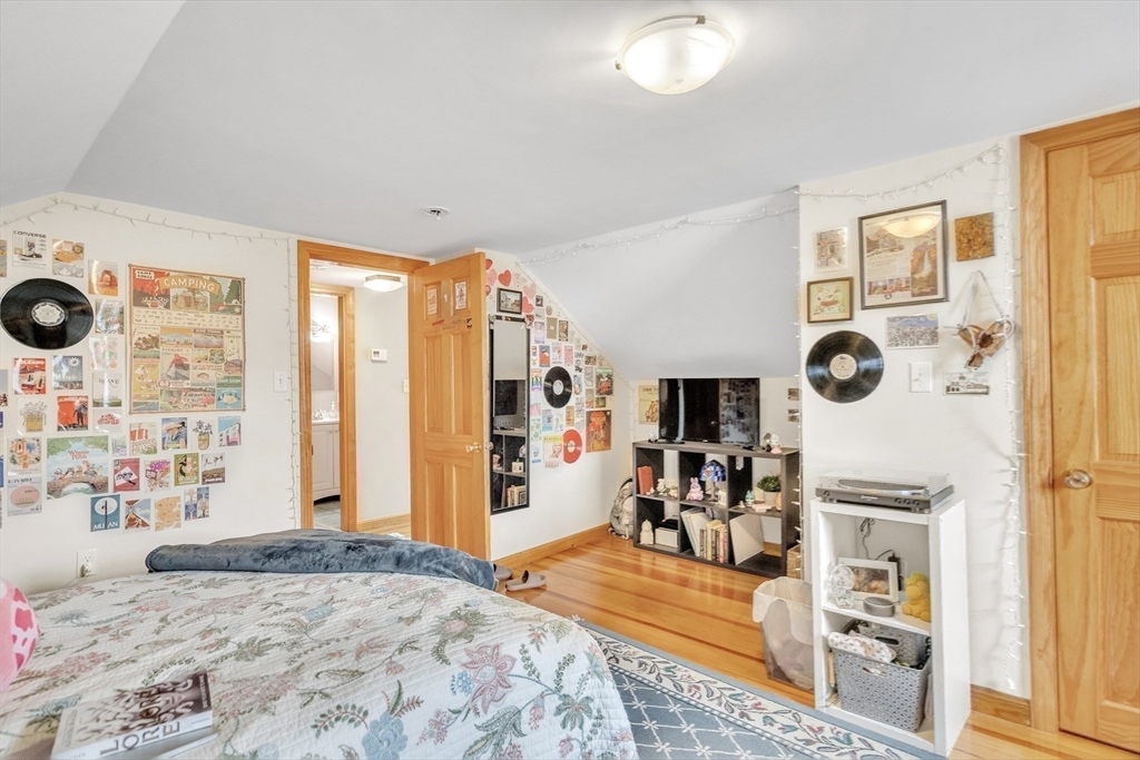 Cambridge, Massachusetts, 02139, United States, 22 Bedrooms Bedrooms, ,9 BathroomsBathrooms,Residential,For Sale,1903632