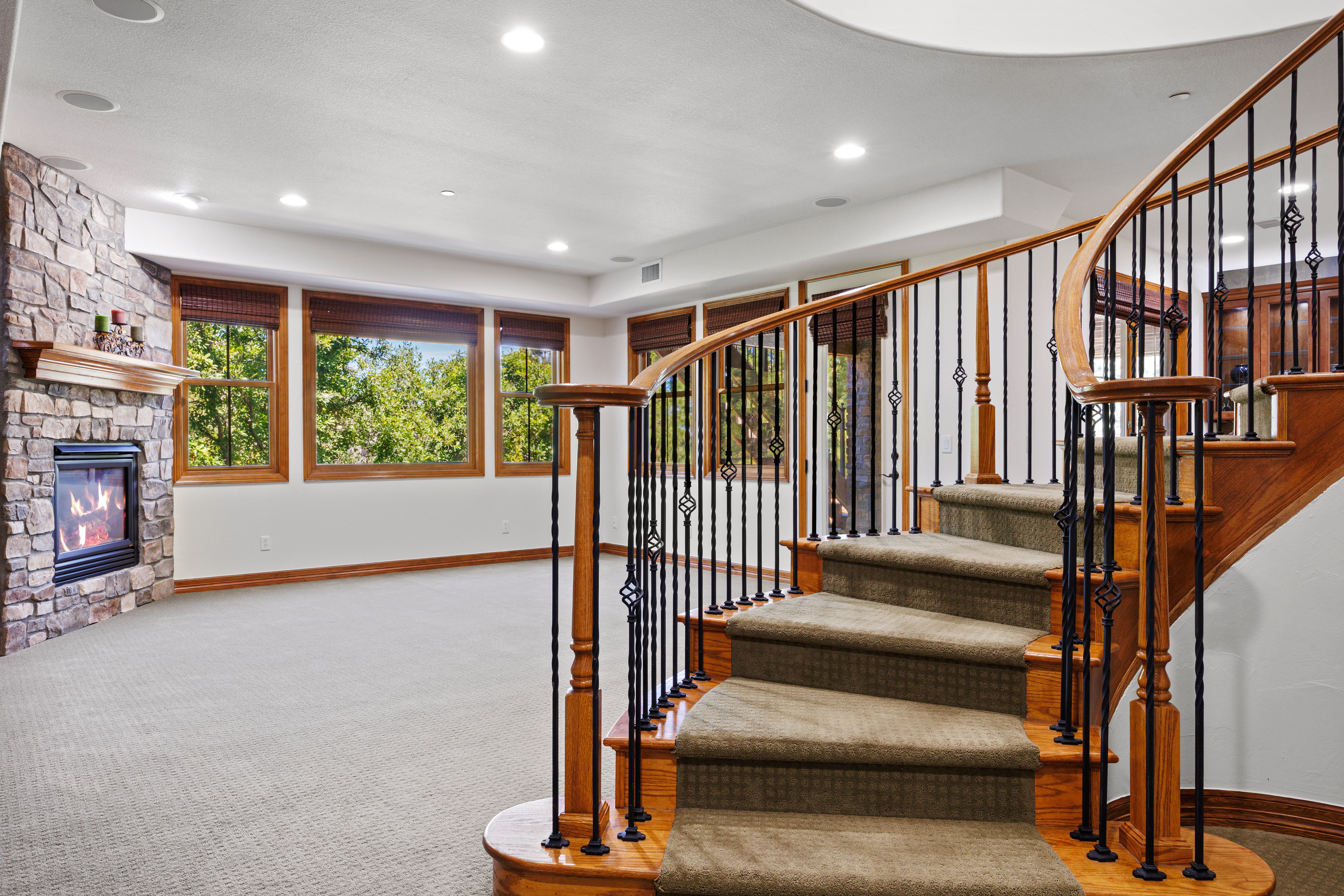  Edging the mountainside within the prestigious community of Castle Pines Village - 物件實景