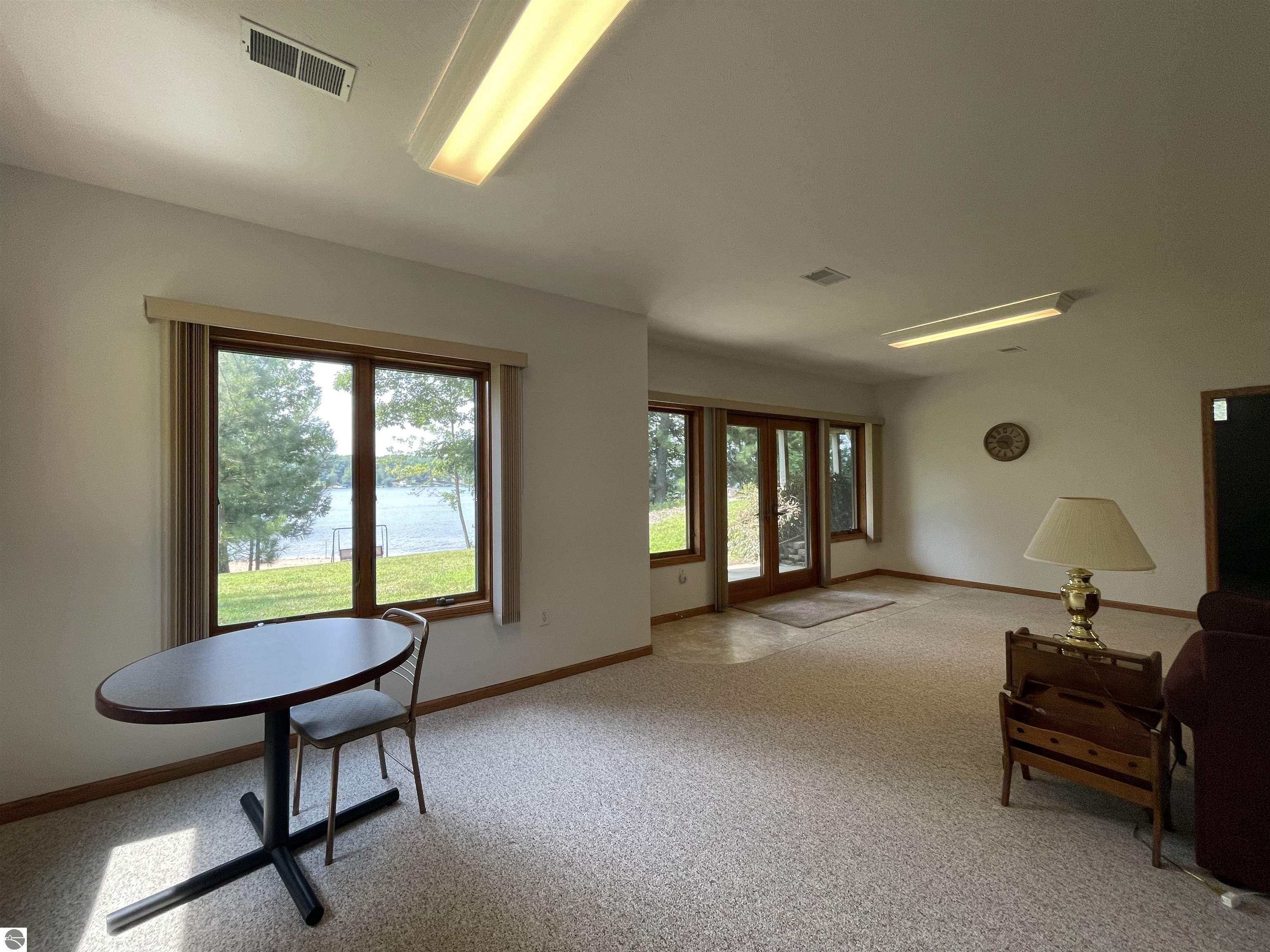 Harrison, Michigan, 48625, United States, 5 Bedrooms Bedrooms, ,4 BathroomsBathrooms,Residential,For Sale,1990816