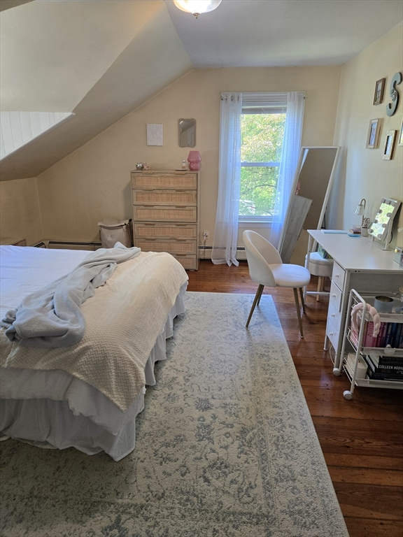 Amherst, Massachusetts, 01002, United States, 5 Bedrooms Bedrooms, ,2 BathroomsBathrooms,Residential,For Sale,1979386