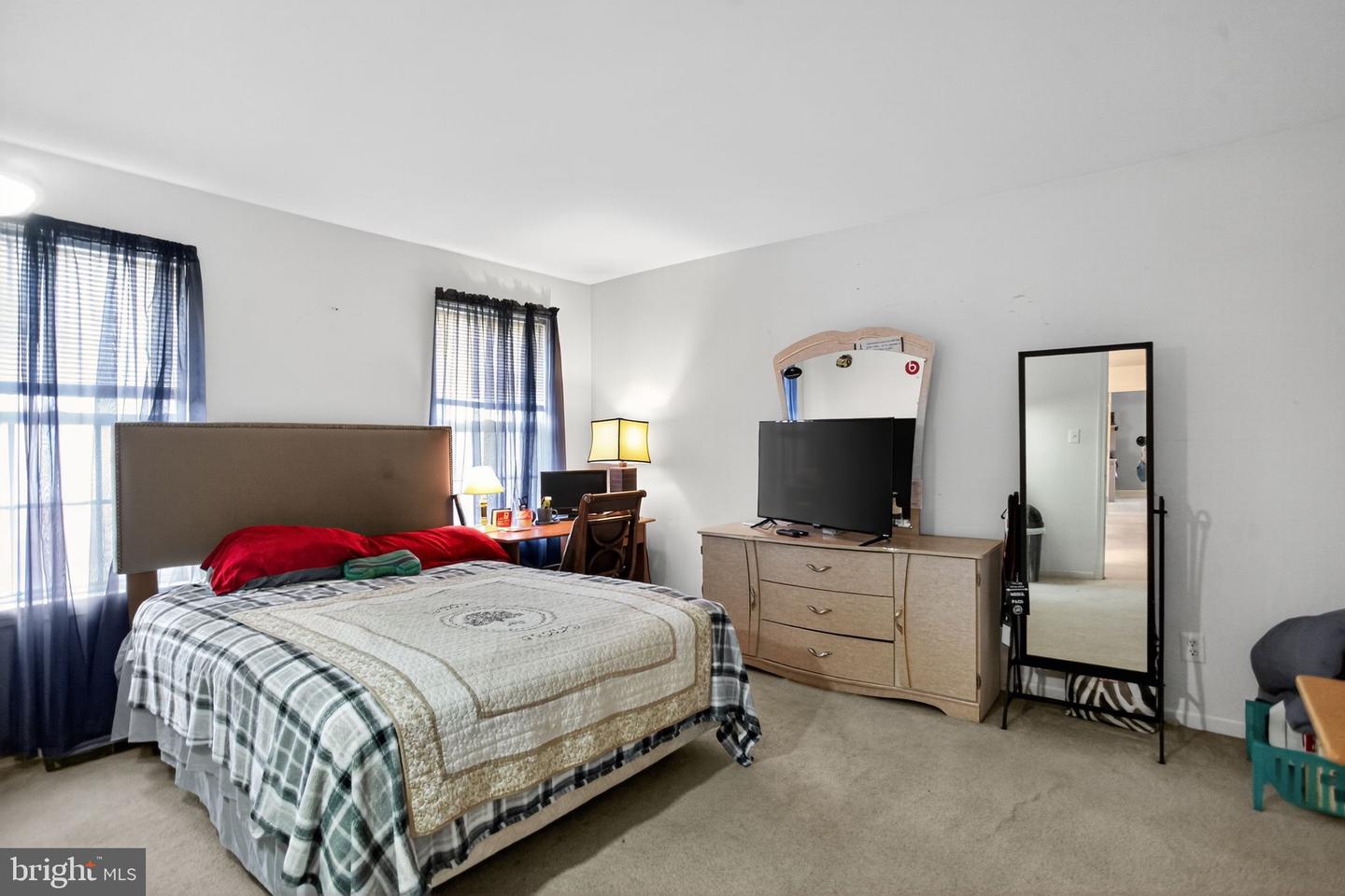 Burlington, New Jersey, 08016, United States, 4 Bedrooms Bedrooms, ,3 BathroomsBathrooms,Residential,For Sale,1988939