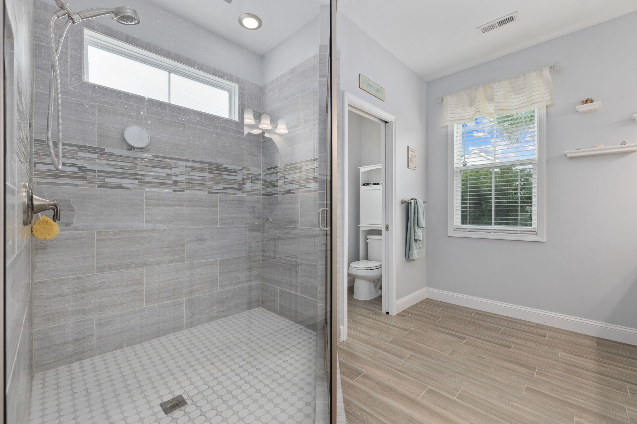 North Myrtle Beach, South Carolina, 29582, United States, 4 Bedrooms Bedrooms, ,3 BathroomsBathrooms,Residential,For Sale,1979525